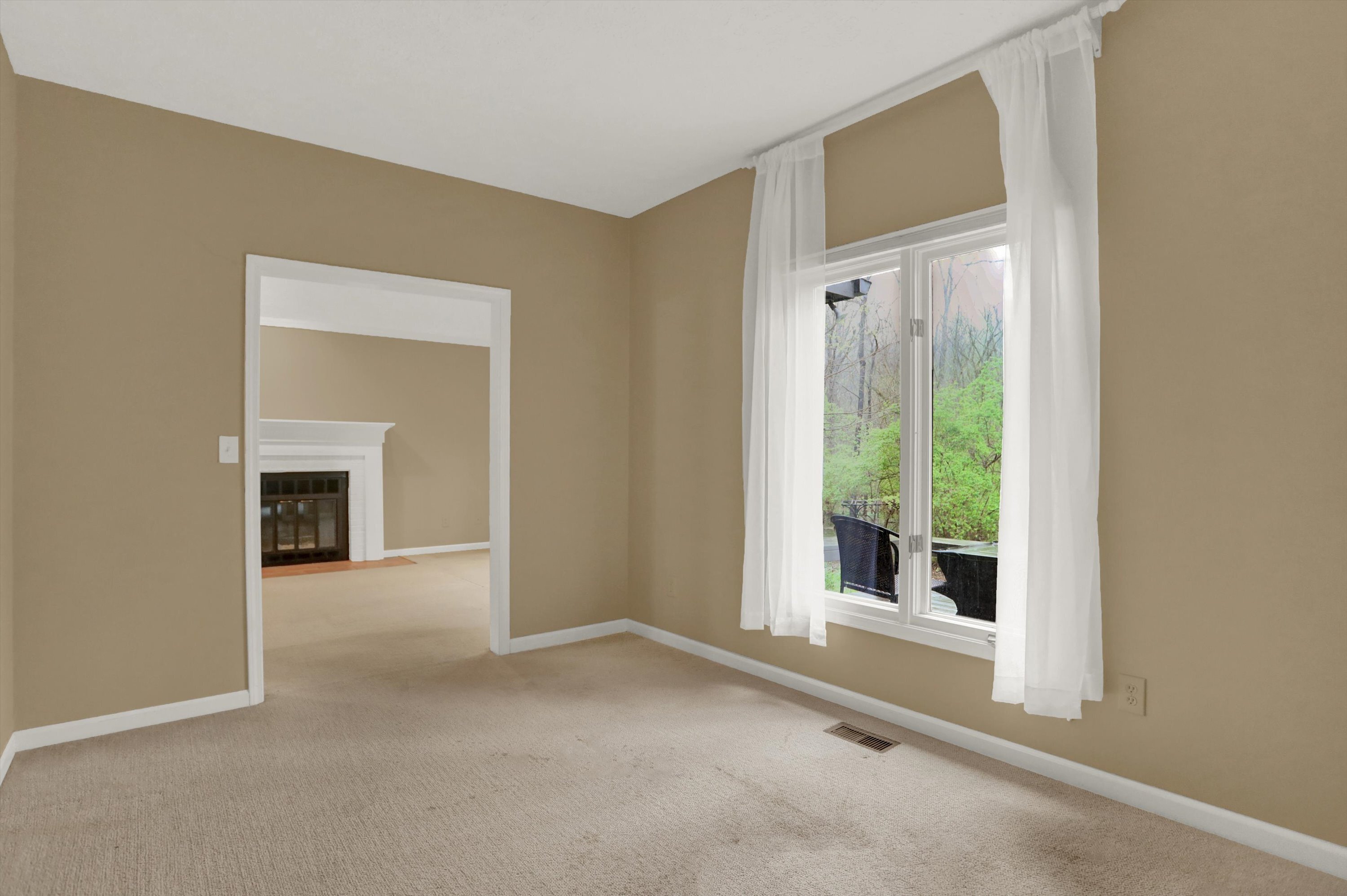 7121 Knollvalley Lane