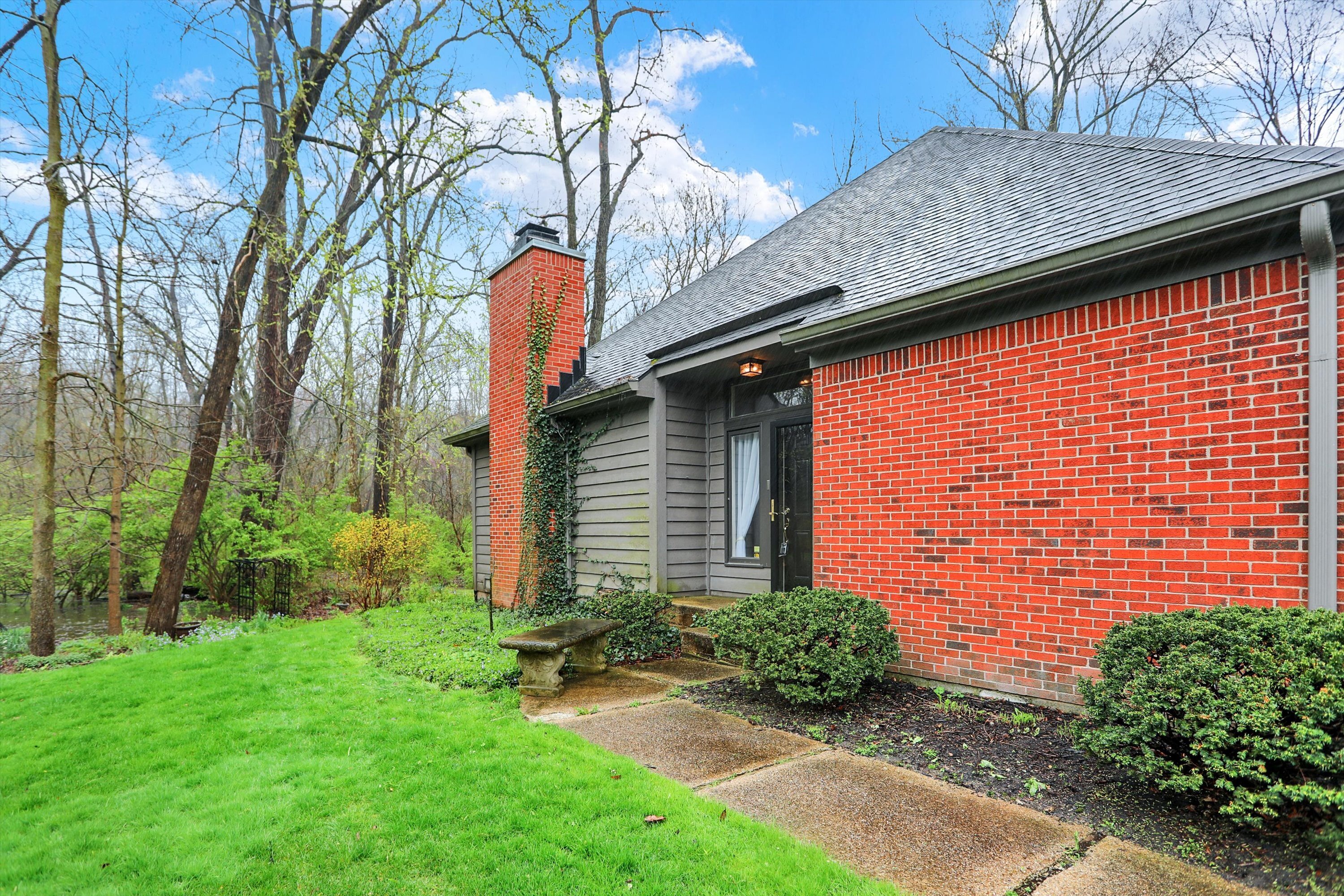 7121 Knollvalley Lane