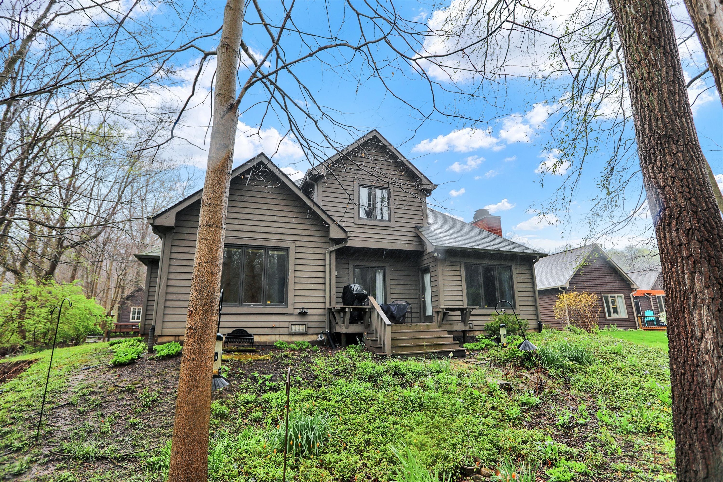 7121 Knollvalley Lane