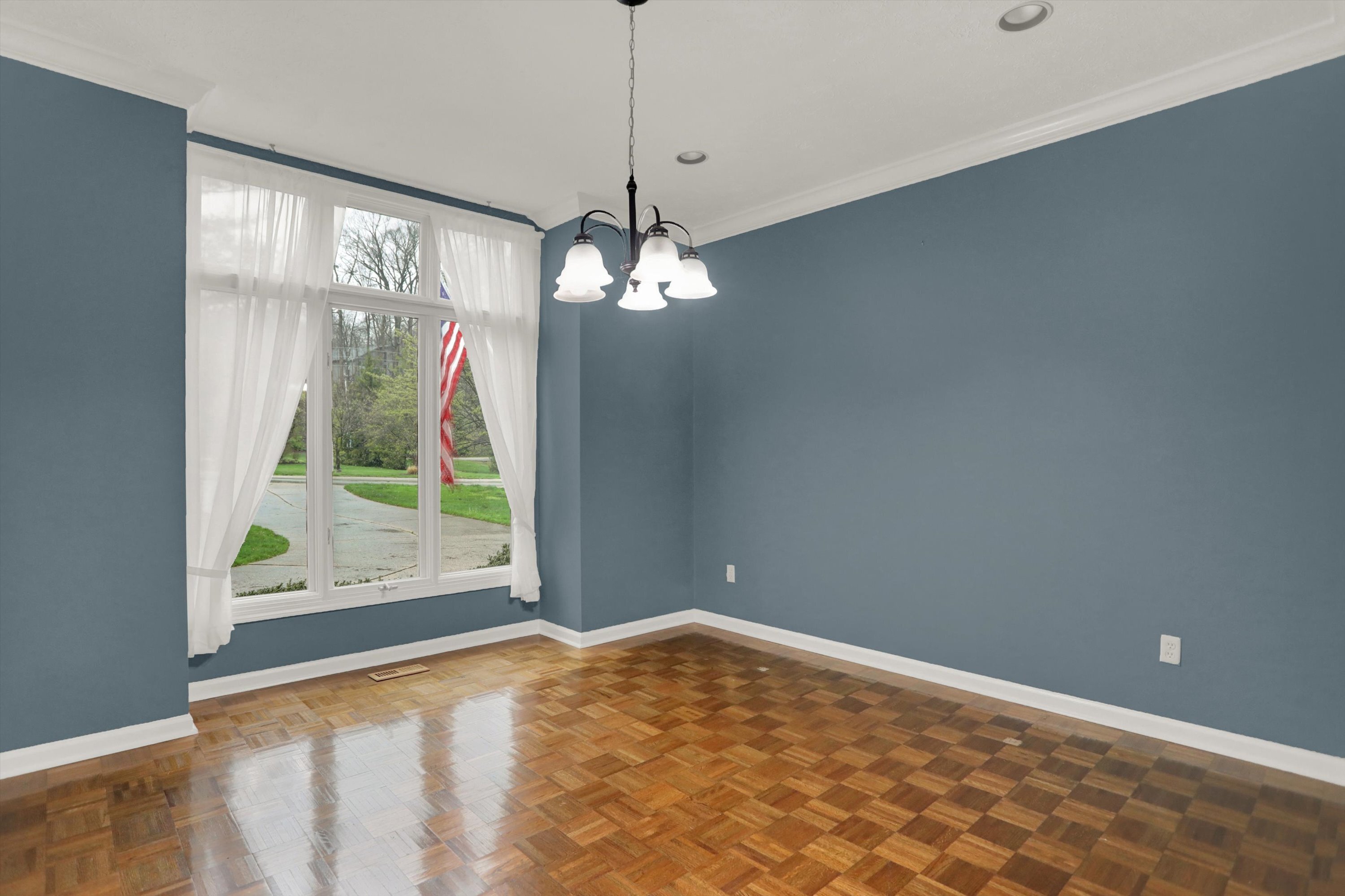 7121 Knollvalley Lane