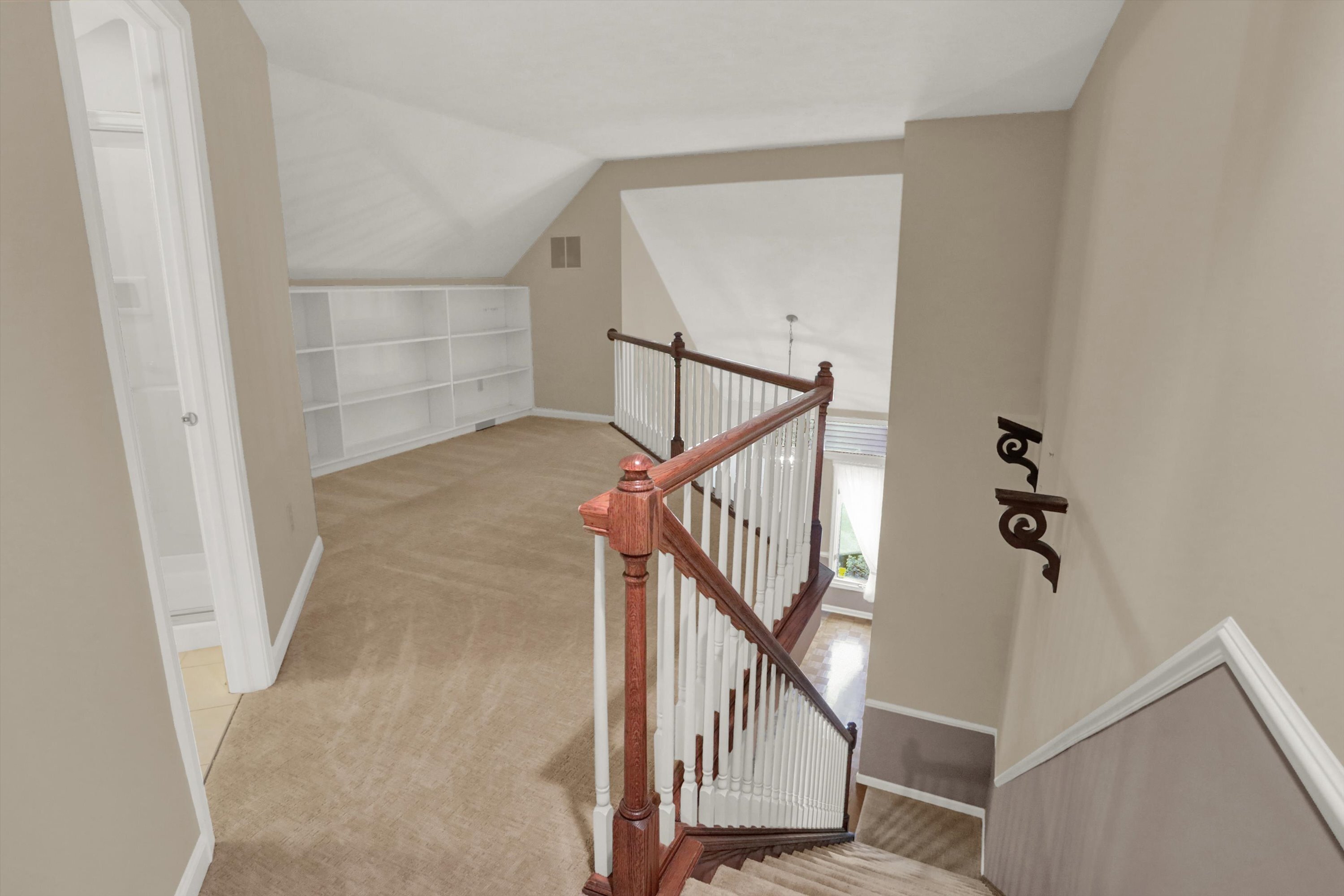 7121 Knollvalley Lane