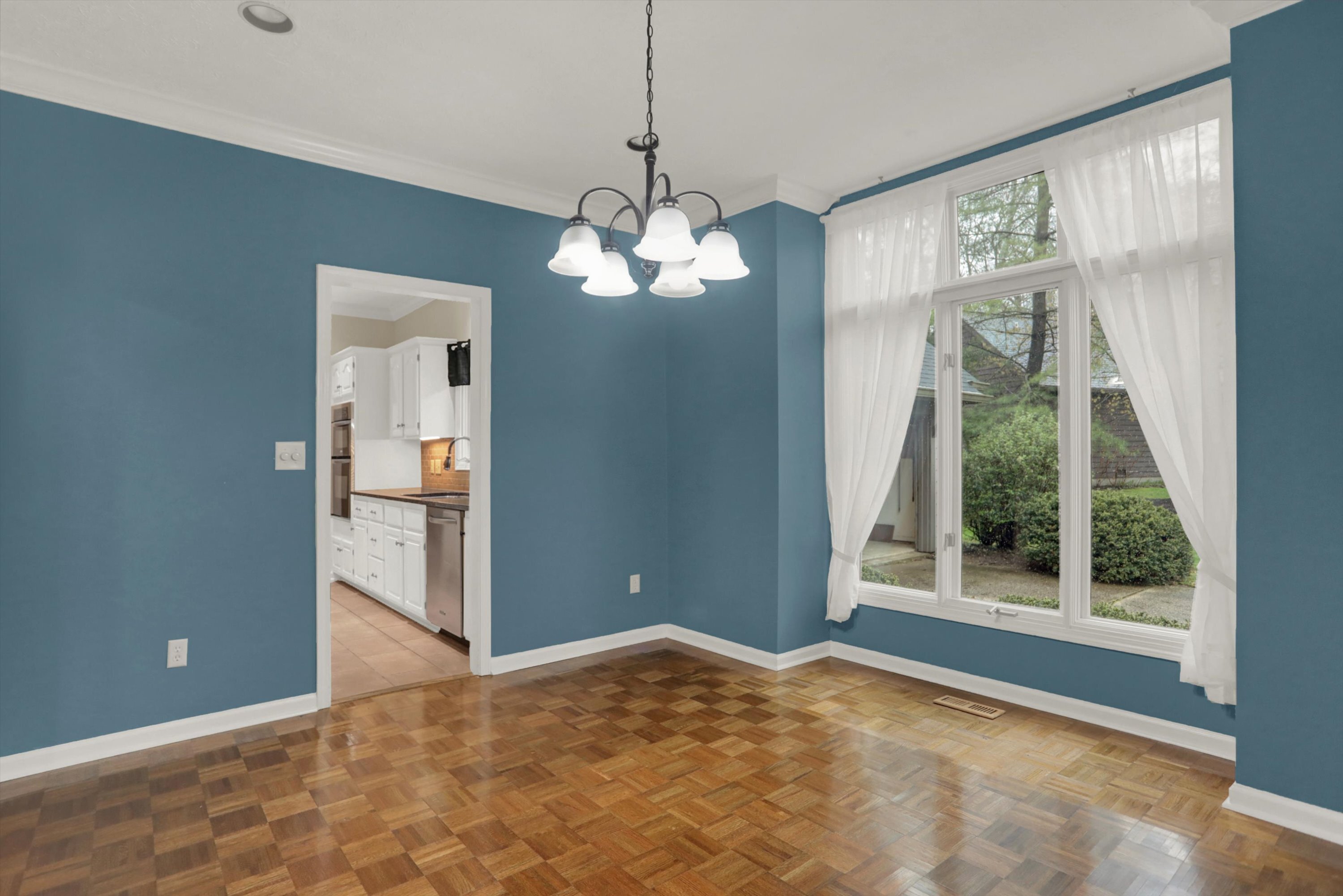 7121 Knollvalley Lane