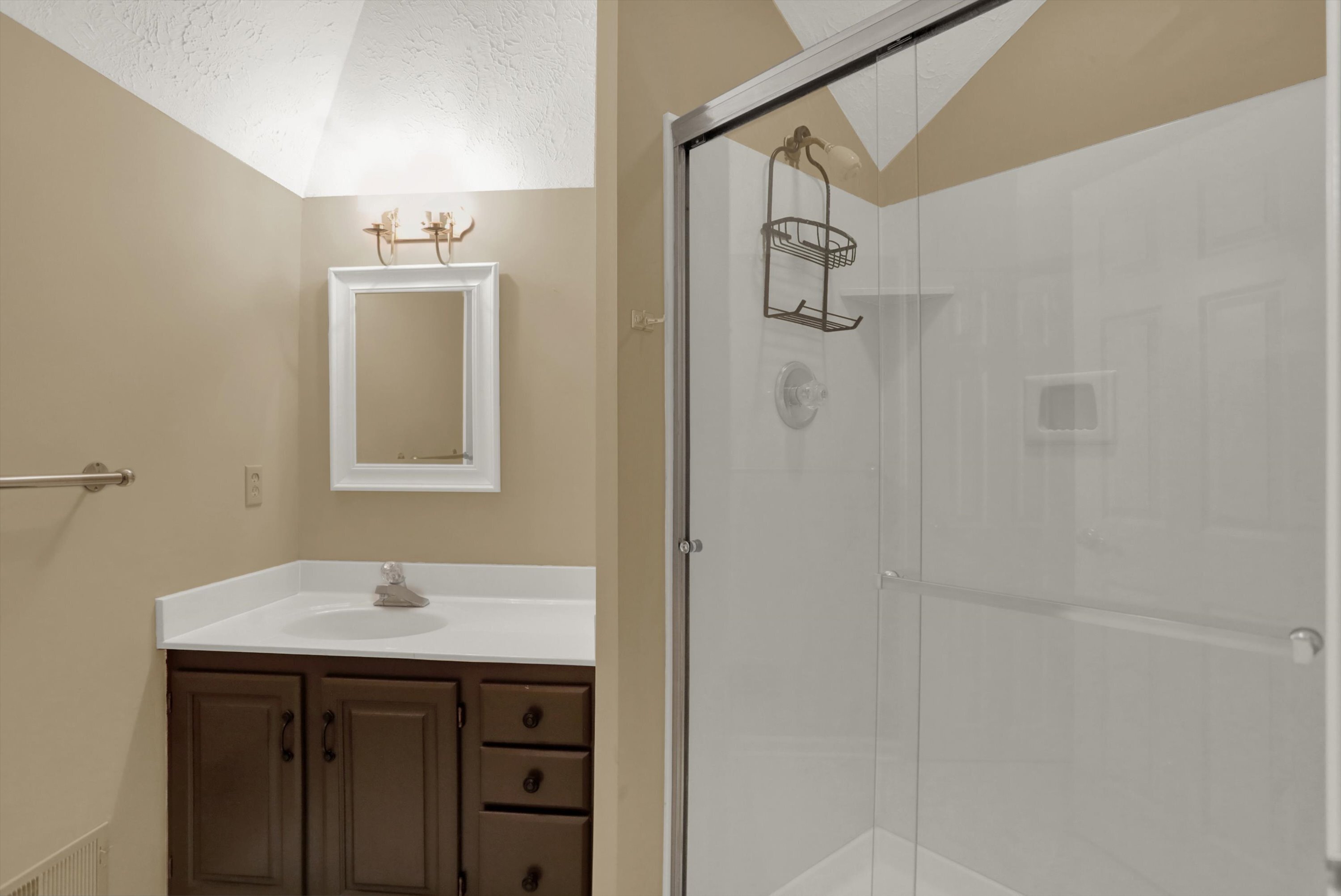 7121 Knollvalley Lane