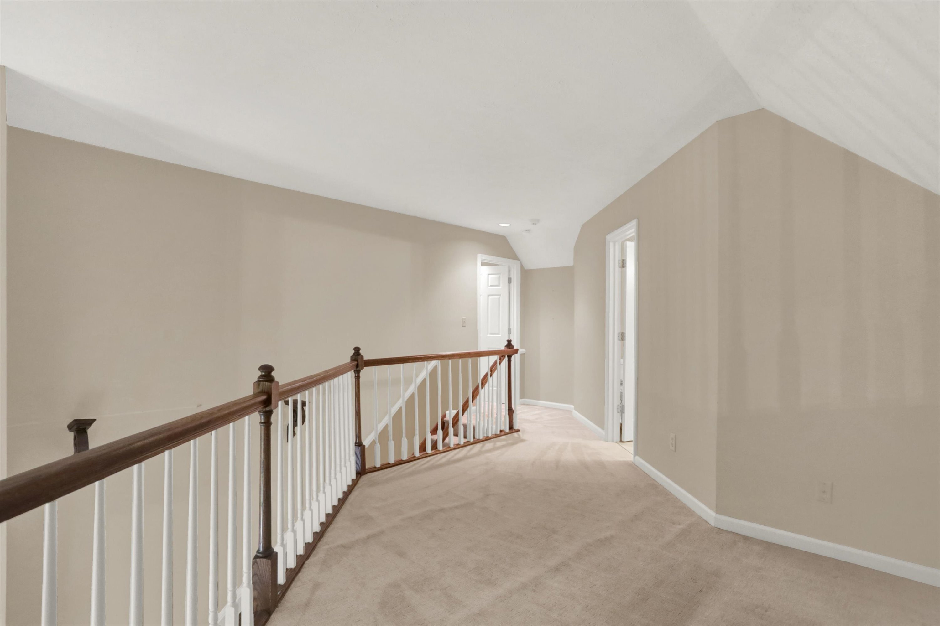 7121 Knollvalley Lane