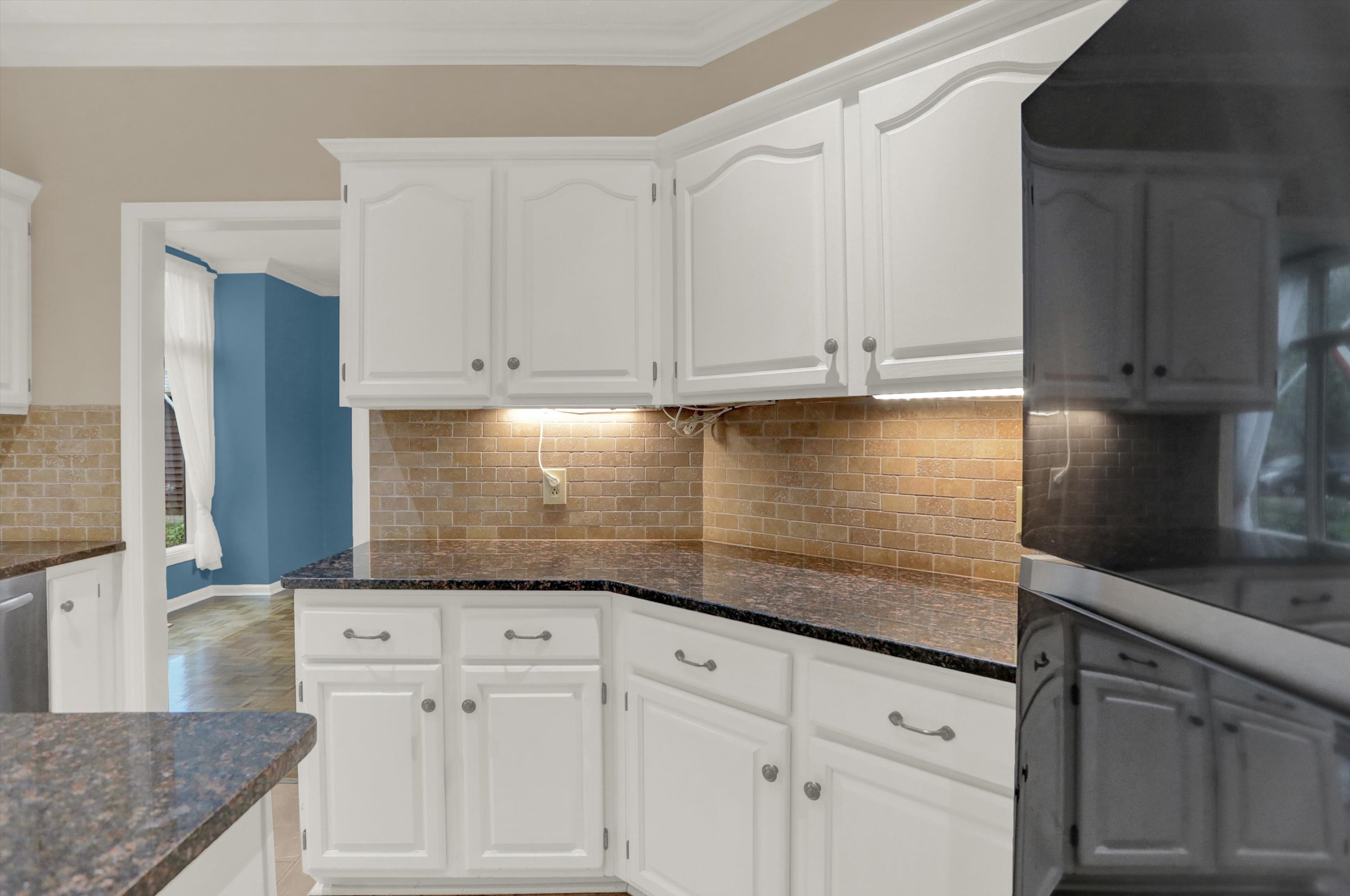 7121 Knollvalley Lane