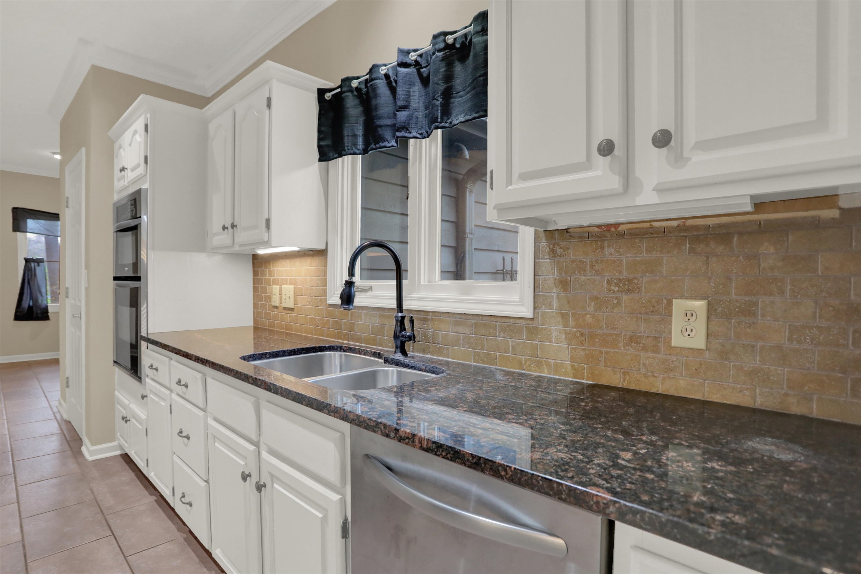 7121 Knollvalley Lane