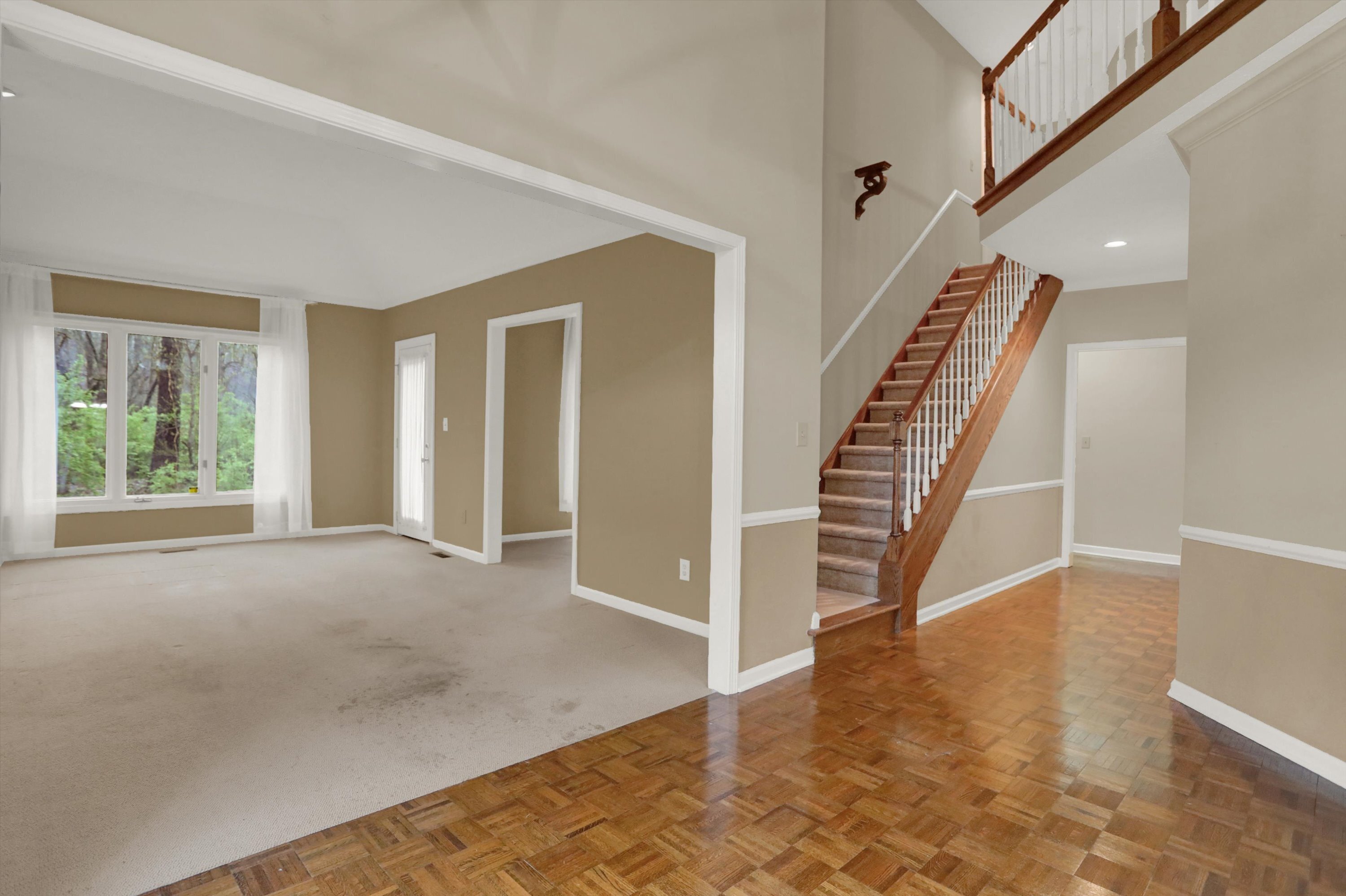 7121 Knollvalley Lane