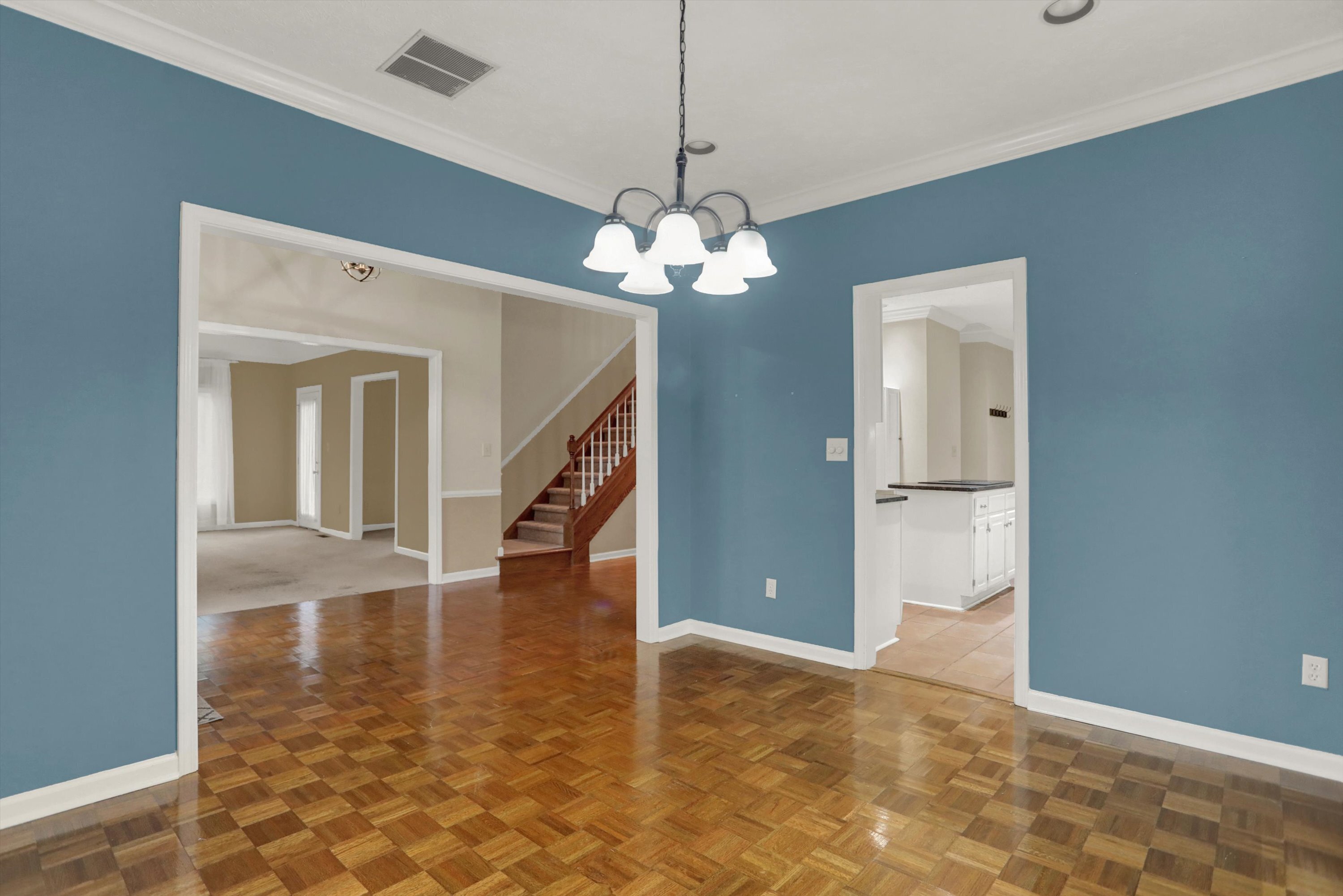 7121 Knollvalley Lane