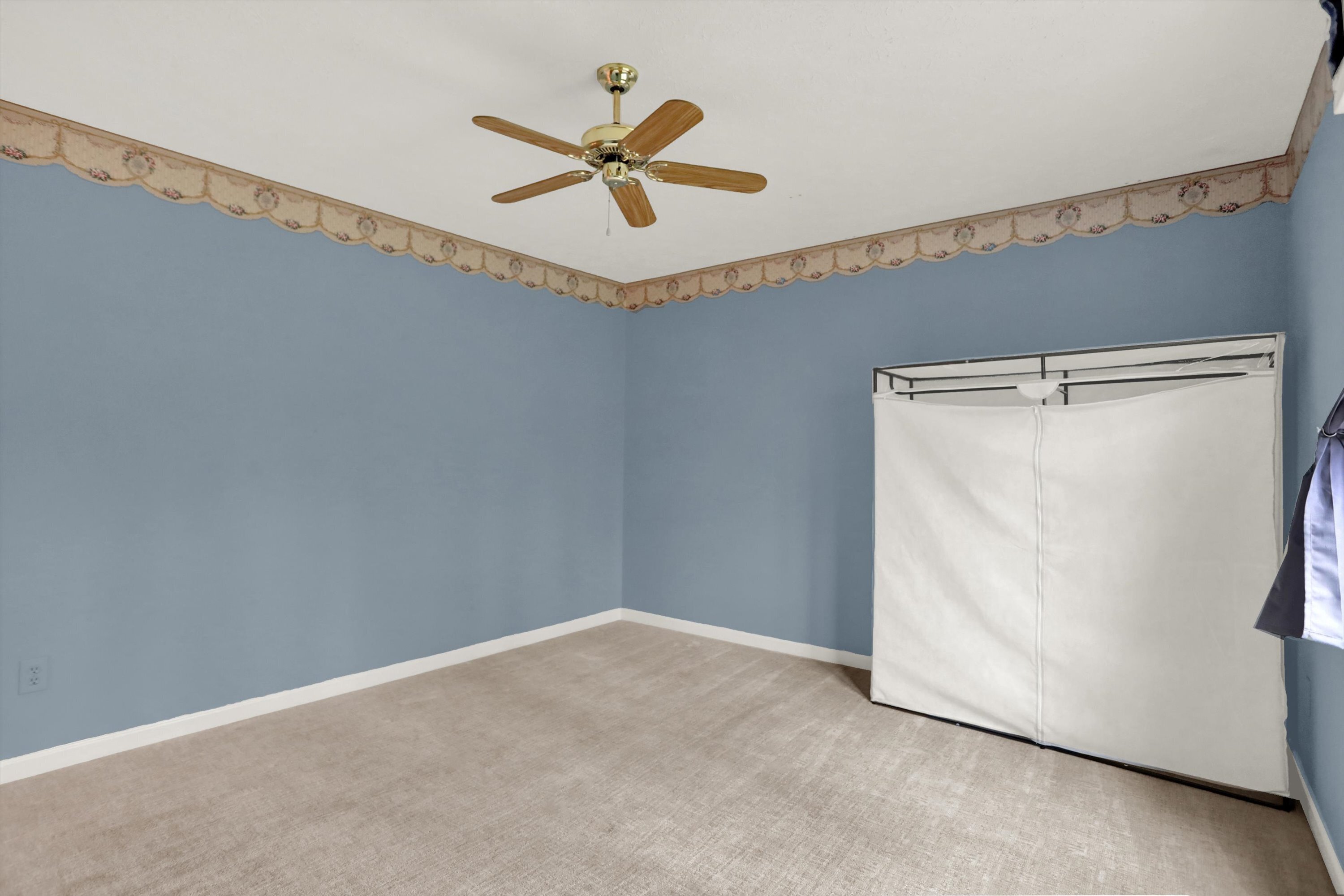 7121 Knollvalley Lane