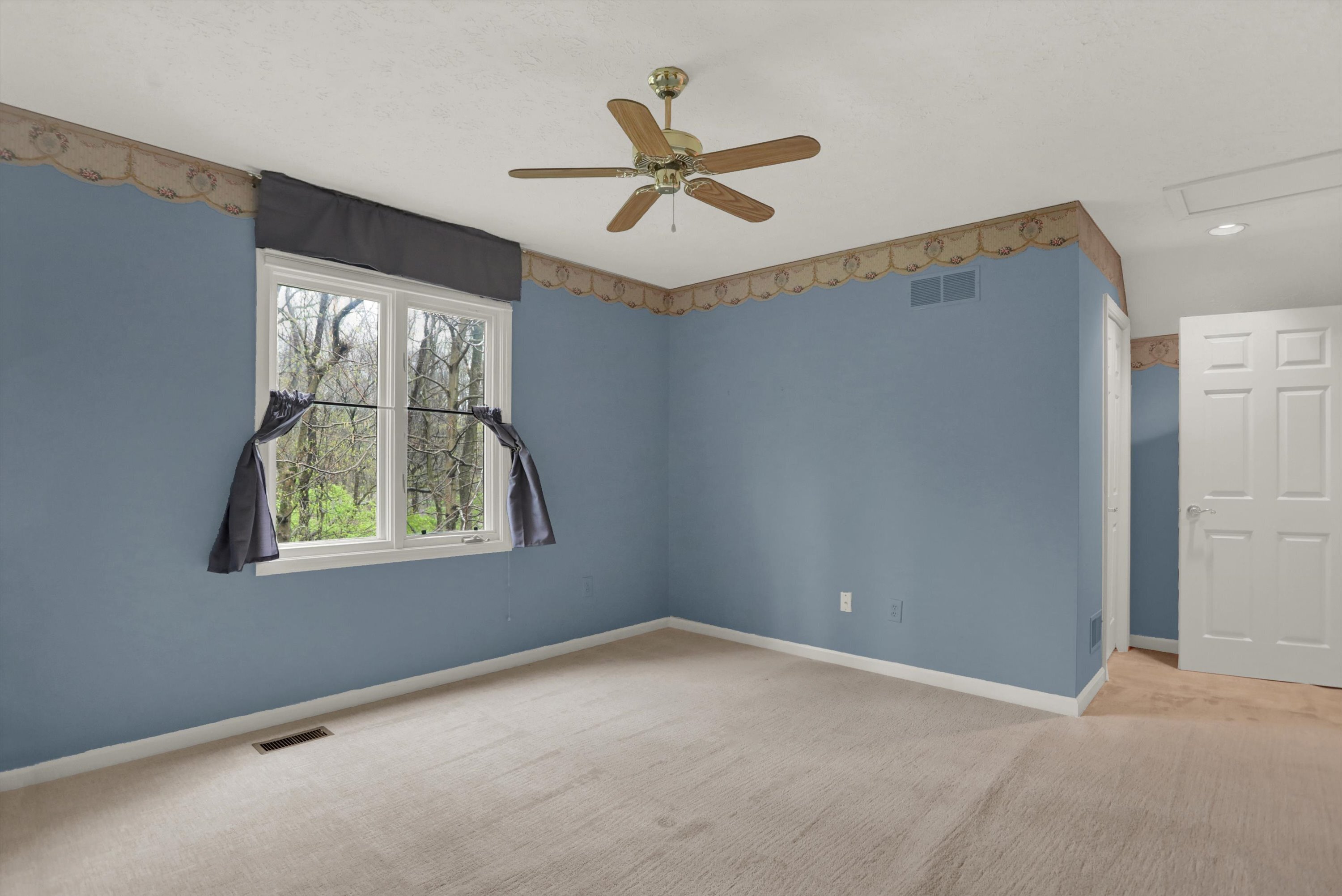 7121 Knollvalley Lane