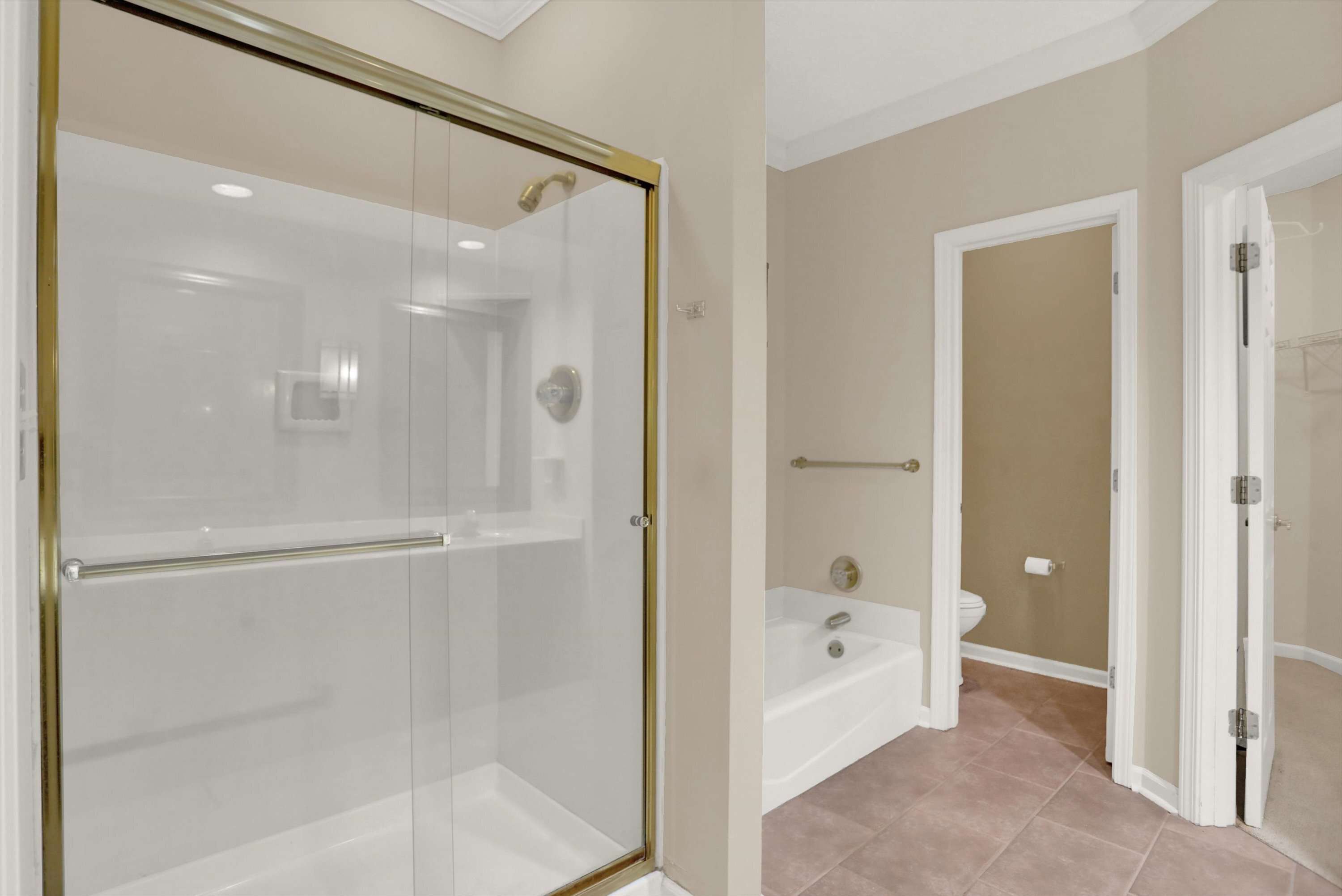 7121 Knollvalley Lane