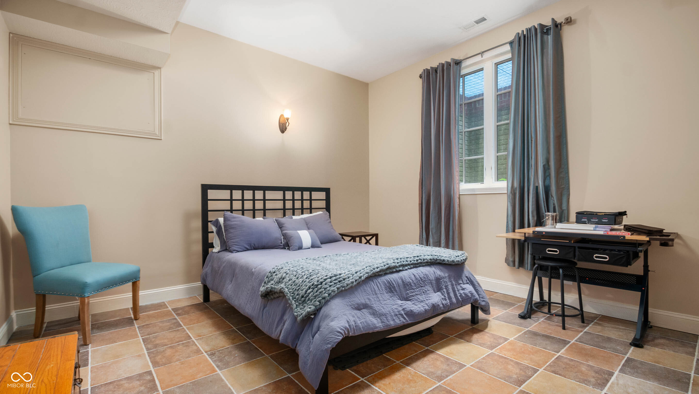 2016 Rhettsbury Street