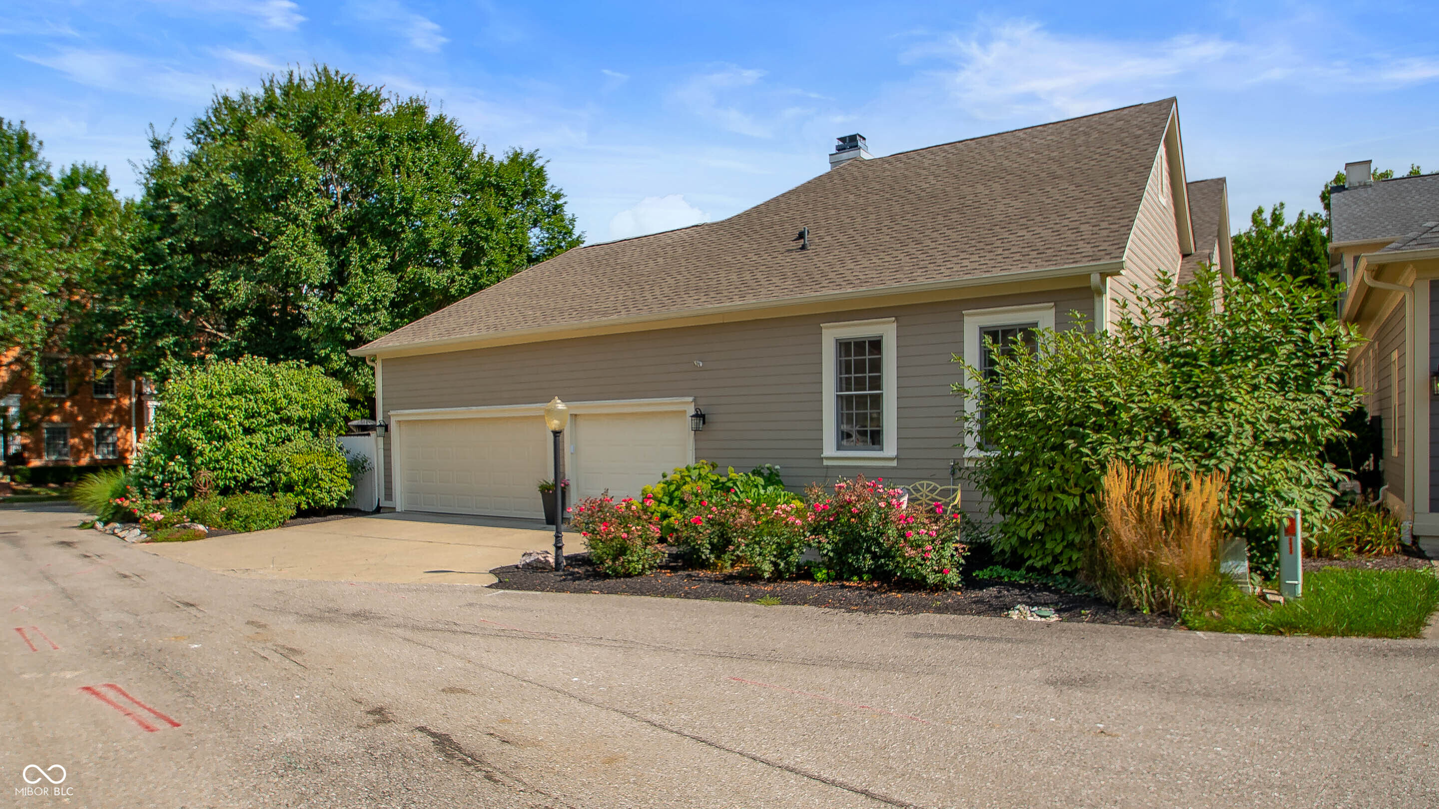 2016 Rhettsbury Street