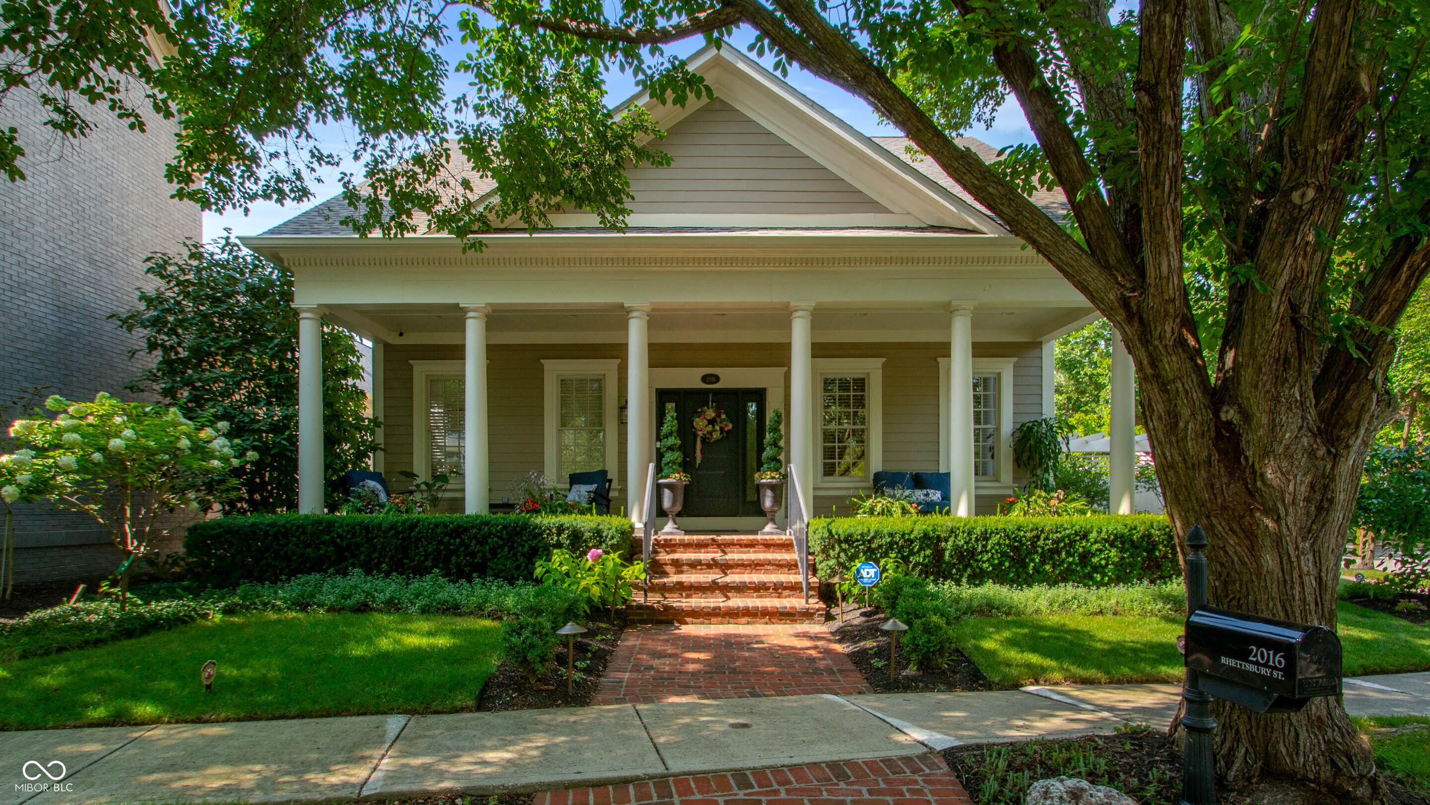 2016 Rhettsbury Street