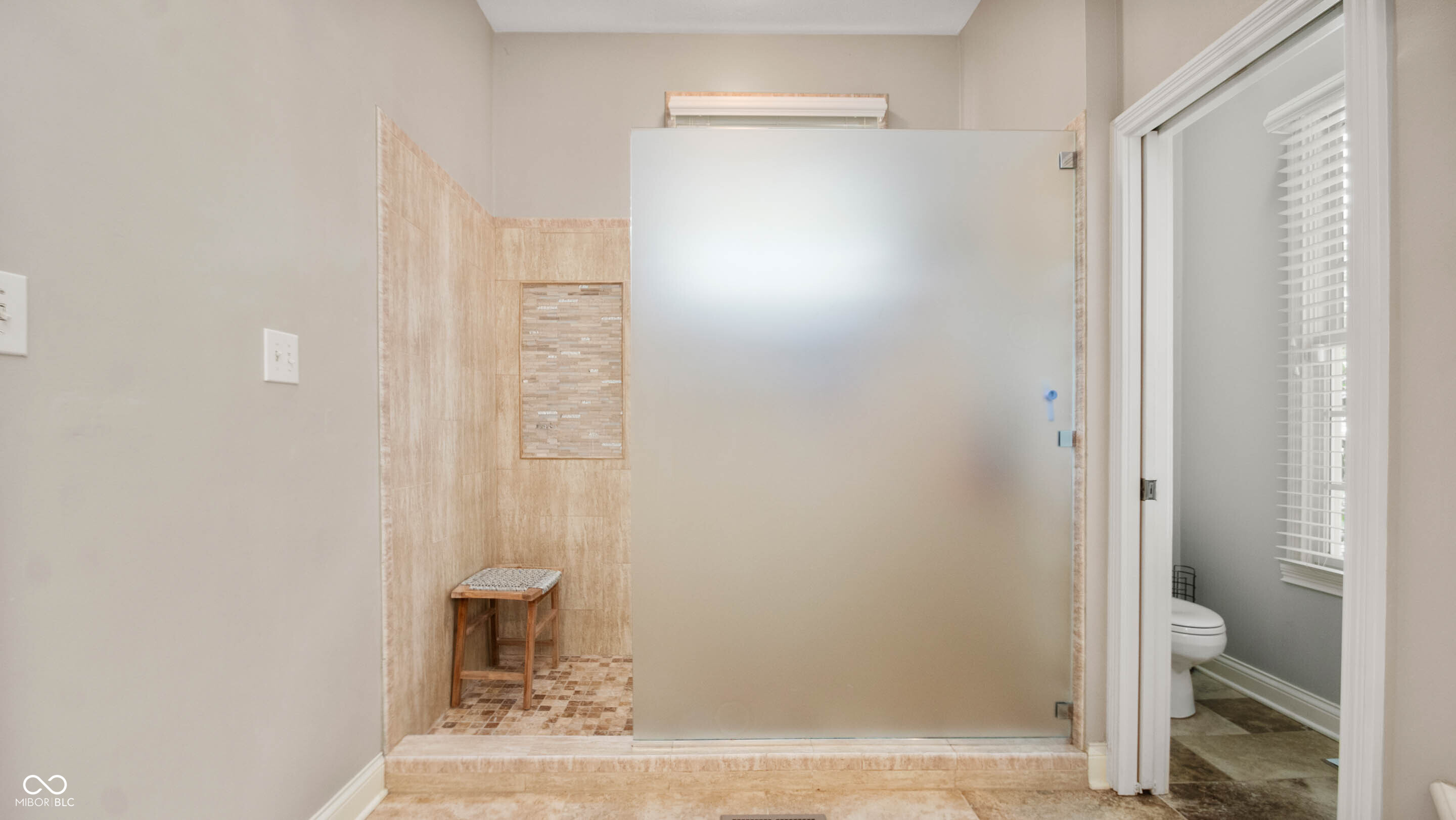 2016 Rhettsbury Street