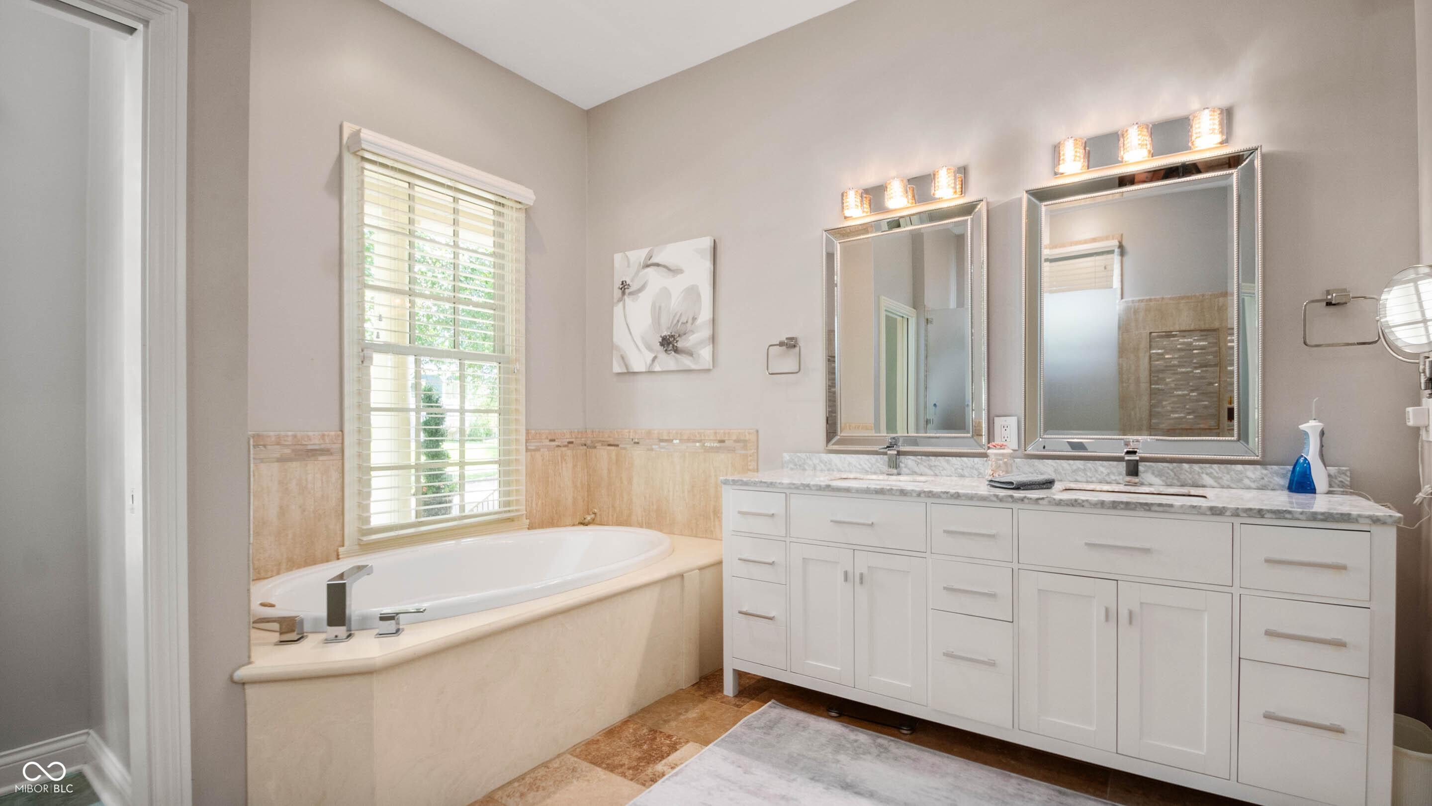 2016 Rhettsbury Street