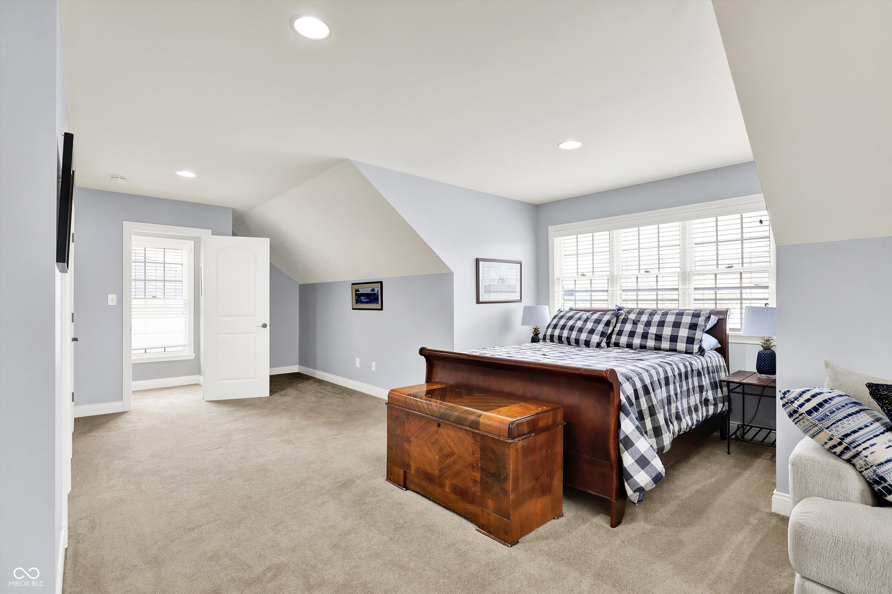 12999 Deerstyne Green Street