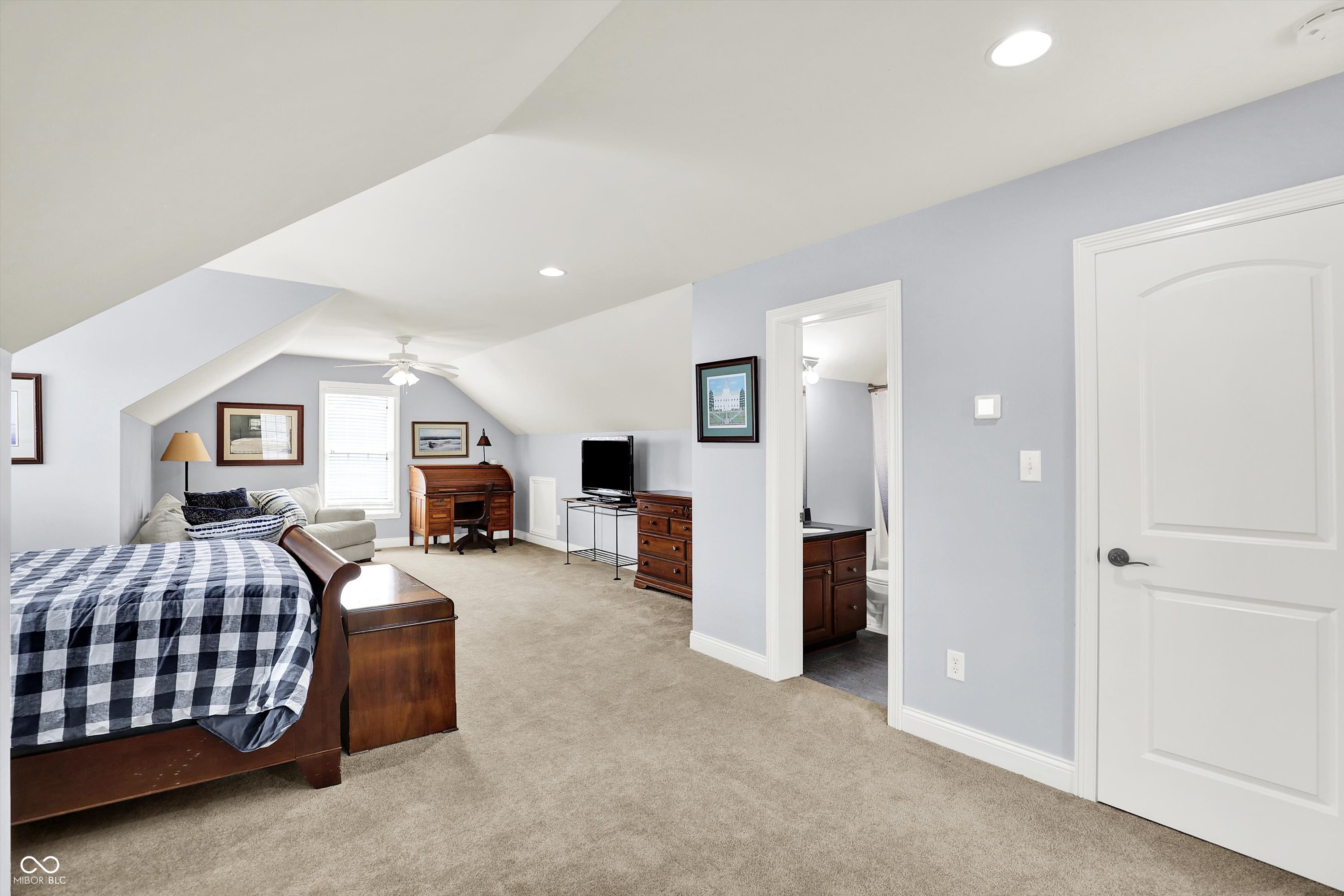 12999 Deerstyne Green Street