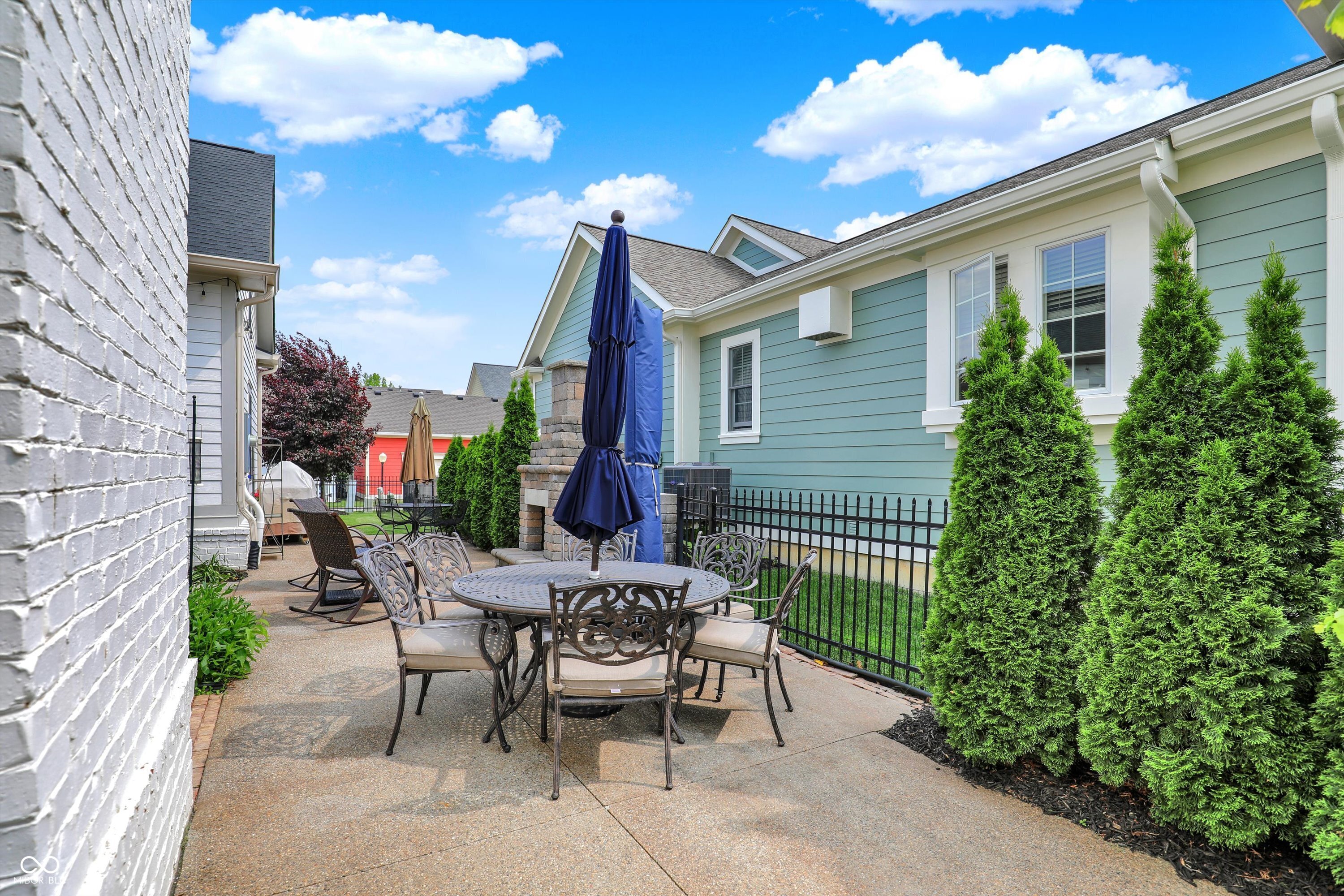 12999 Deerstyne Green Street