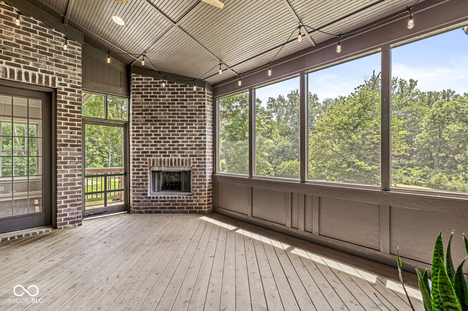 11705 Walton Crescent