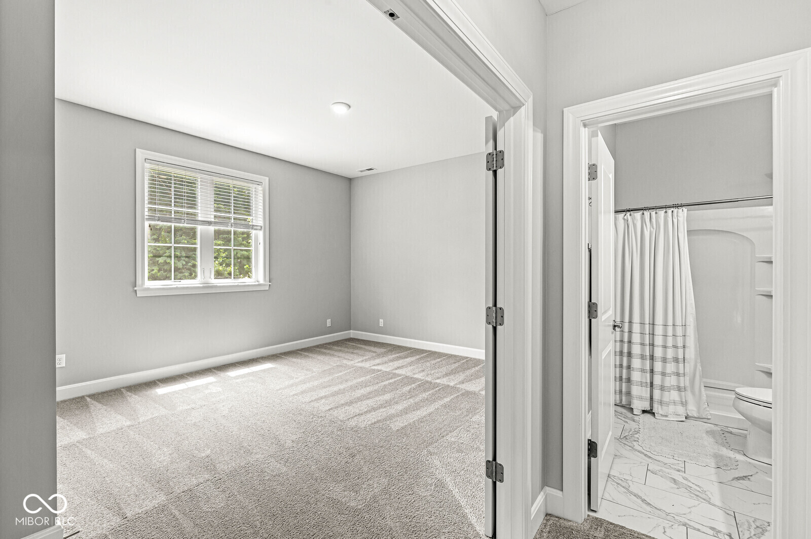 11705 Walton Crescent