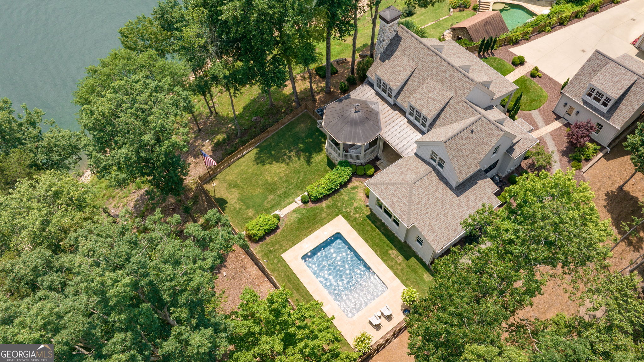 218 Lake Pointe Drive