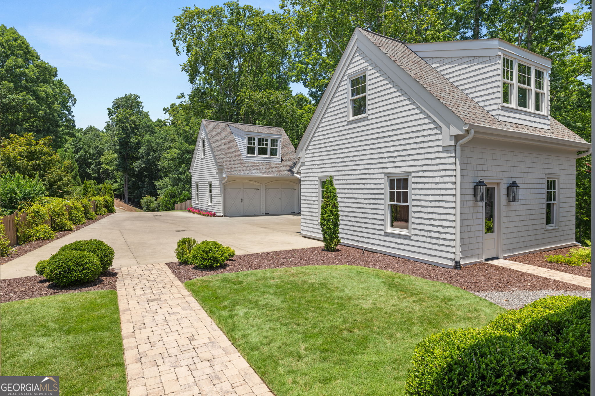 218 Lake Pointe Drive