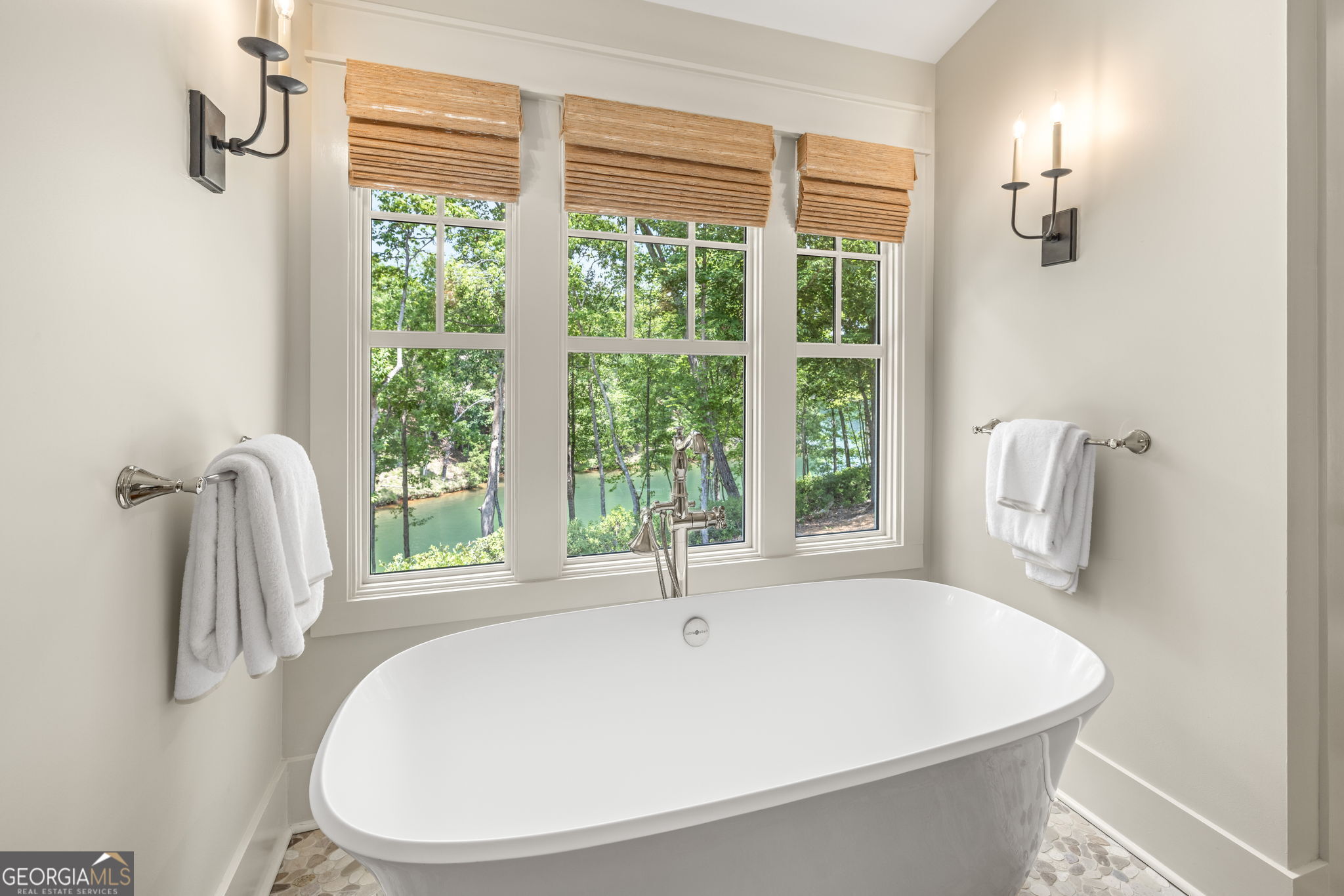 218 Lake Pointe Drive