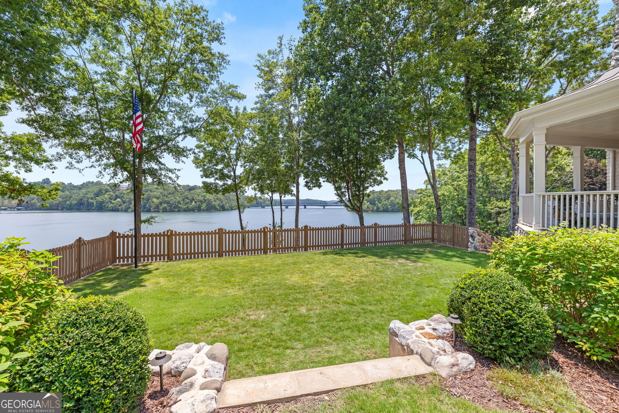 218 Lake Pointe Drive