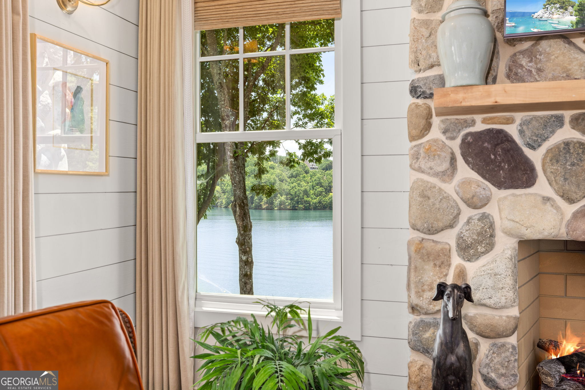 218 Lake Pointe Drive