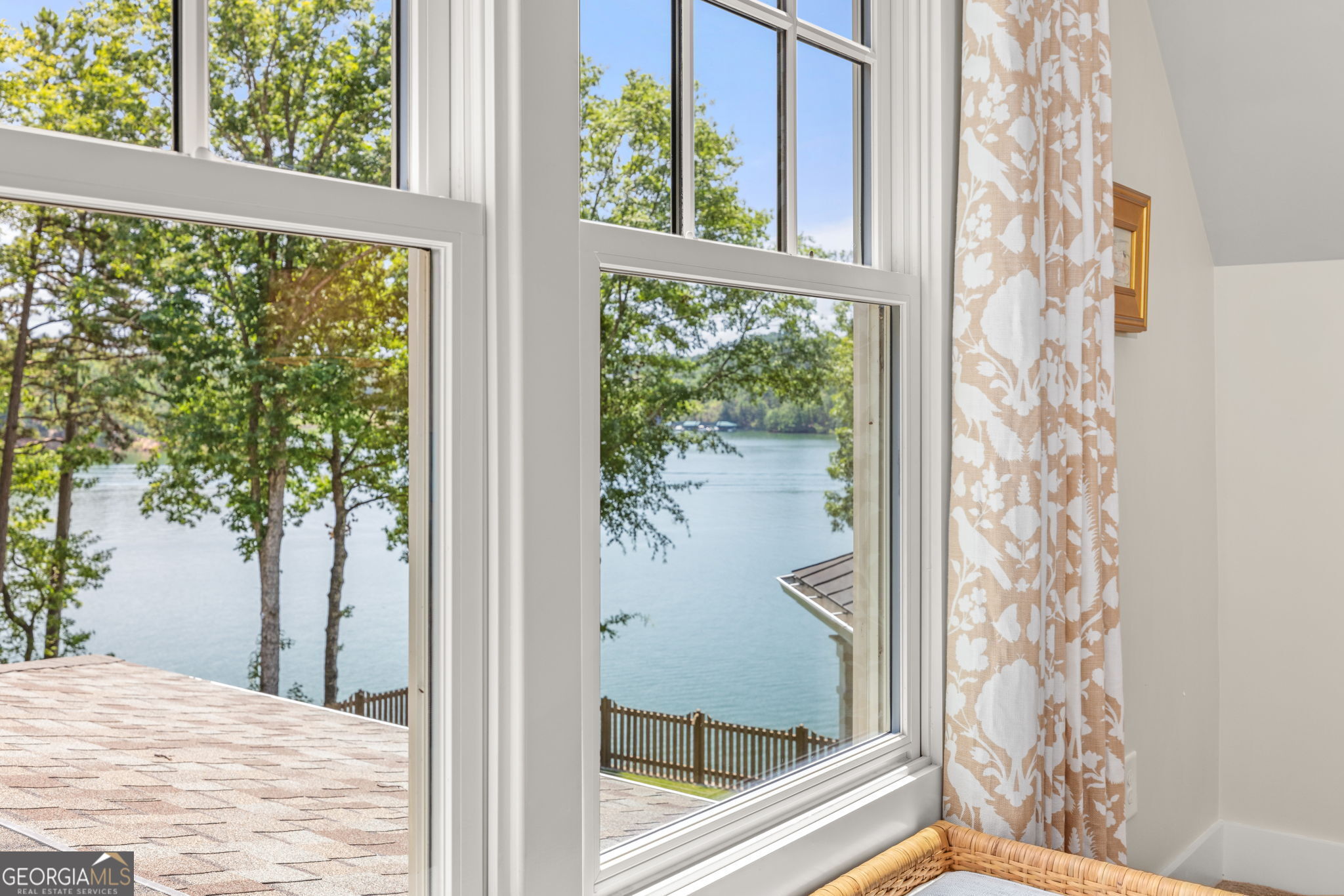 218 Lake Pointe Drive