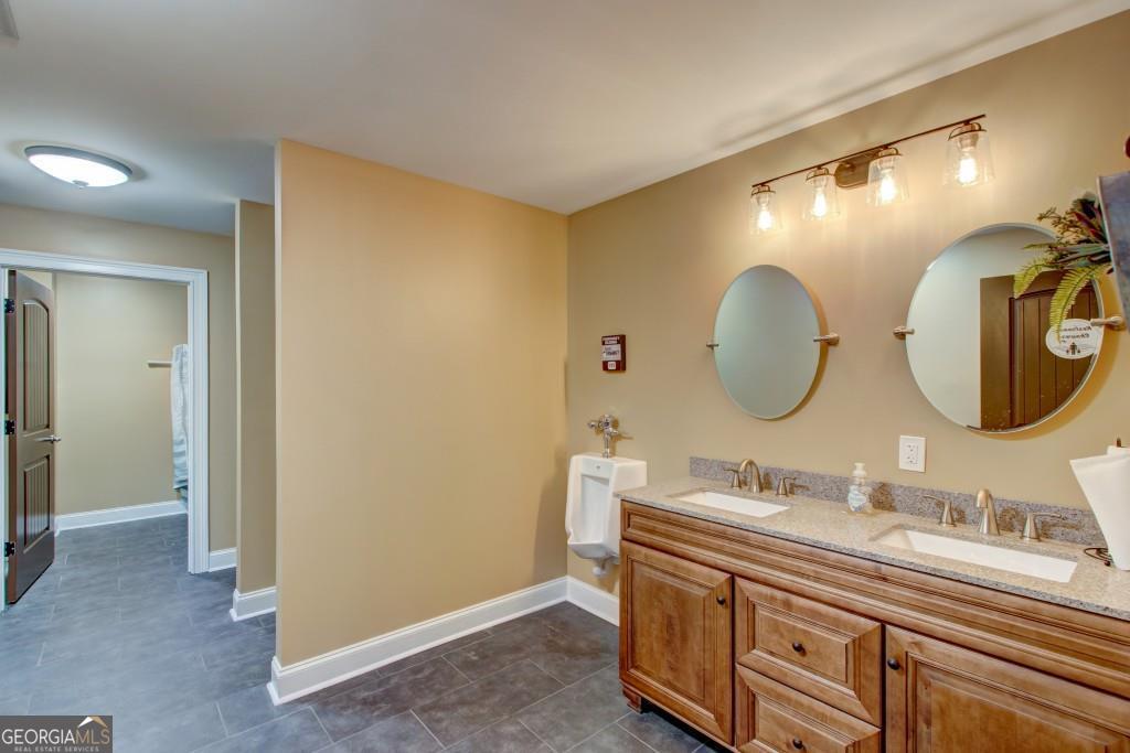 6190 Crestline Drive