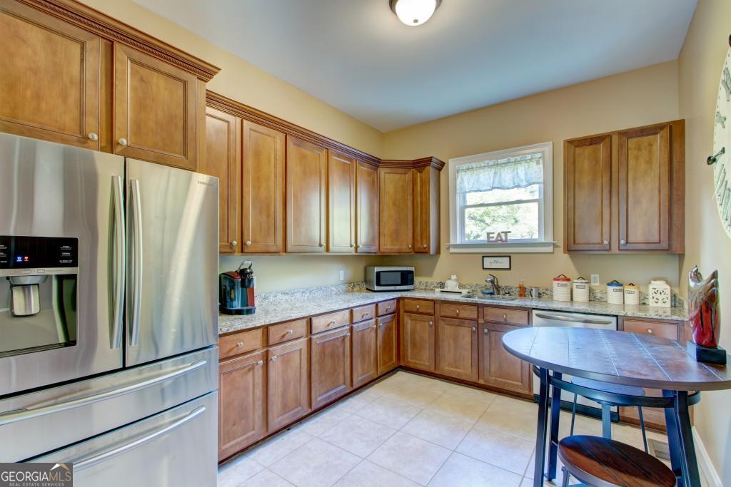 6190 Crestline Drive