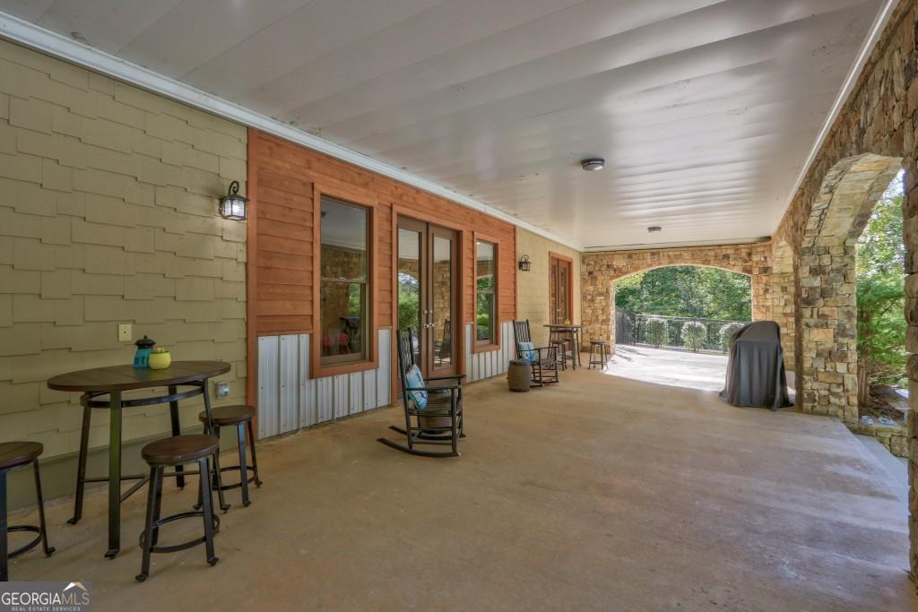 6190 Crestline Drive