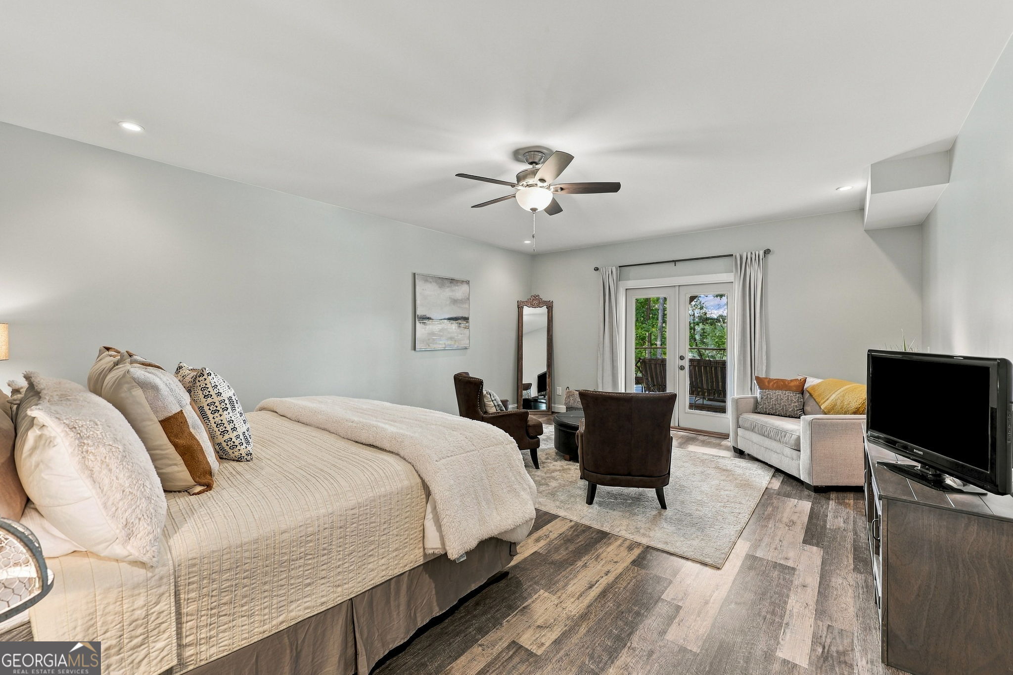 5628 Nags Head Circle