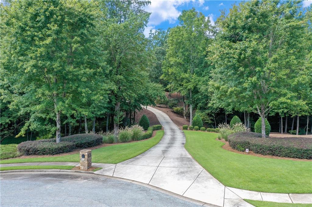 4688 Manor Drive
