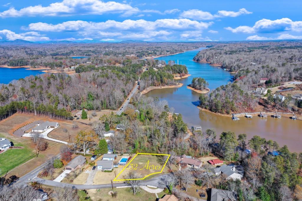 1715 Country Way