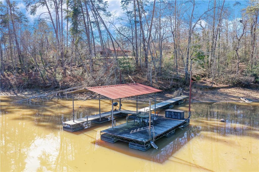 1715 Country Way