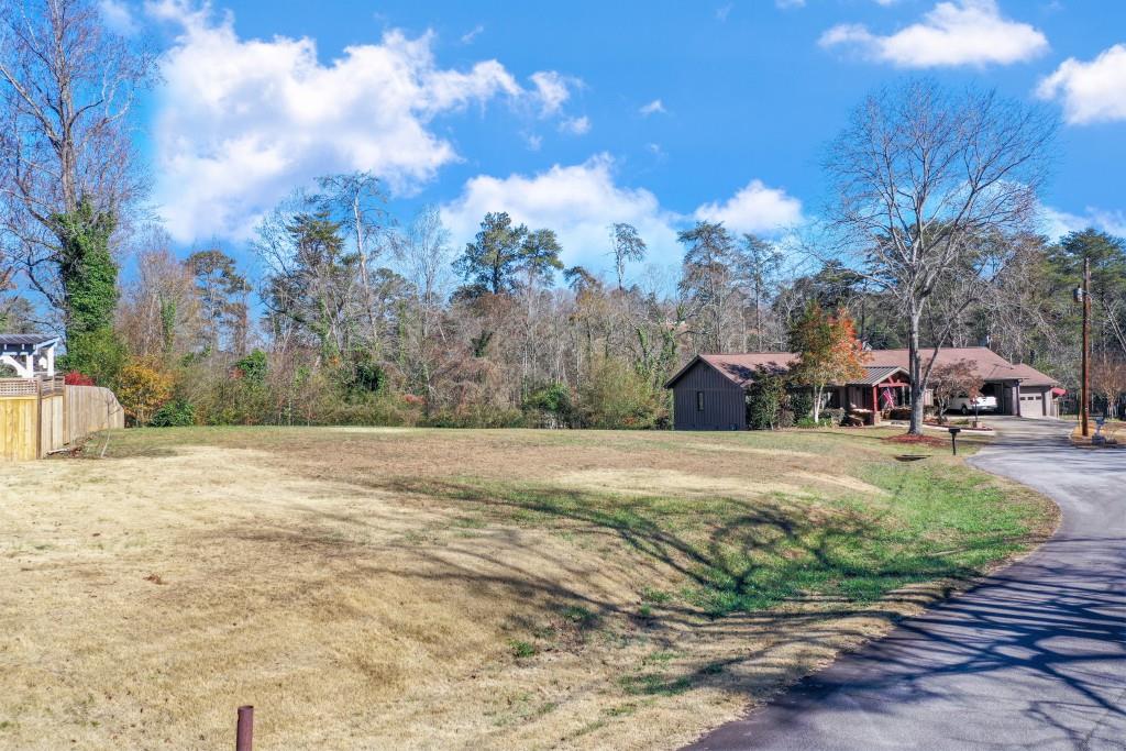 1715 Country Way