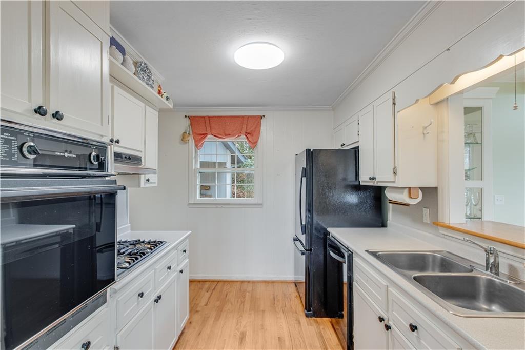 9390 Lisa Circle