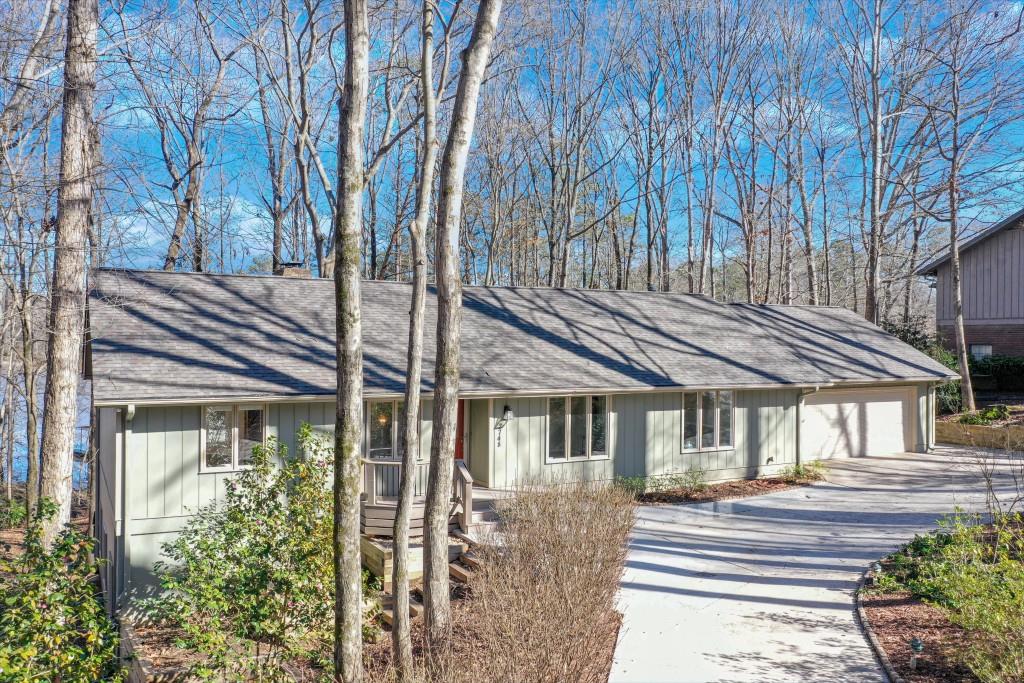 2748 Northlake Road