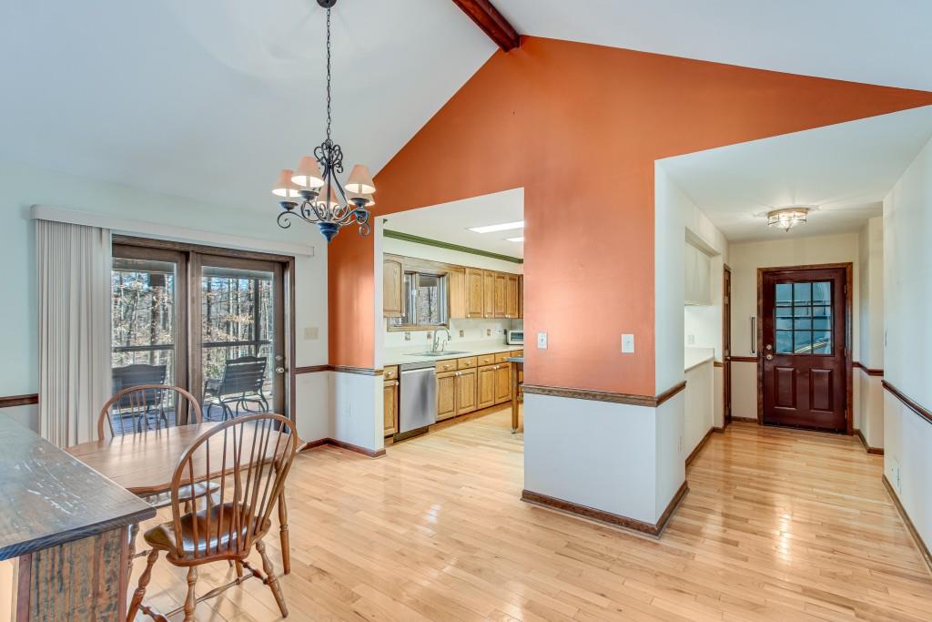 2748 Northlake Road