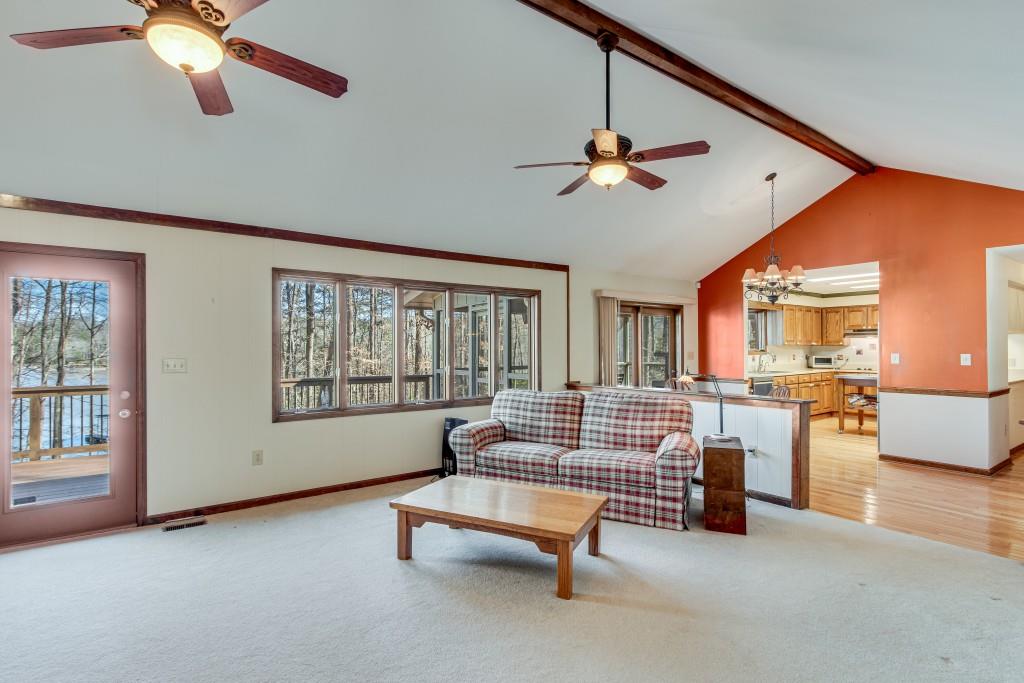 2748 Northlake Road