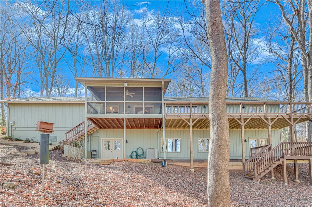 2748 Northlake Road