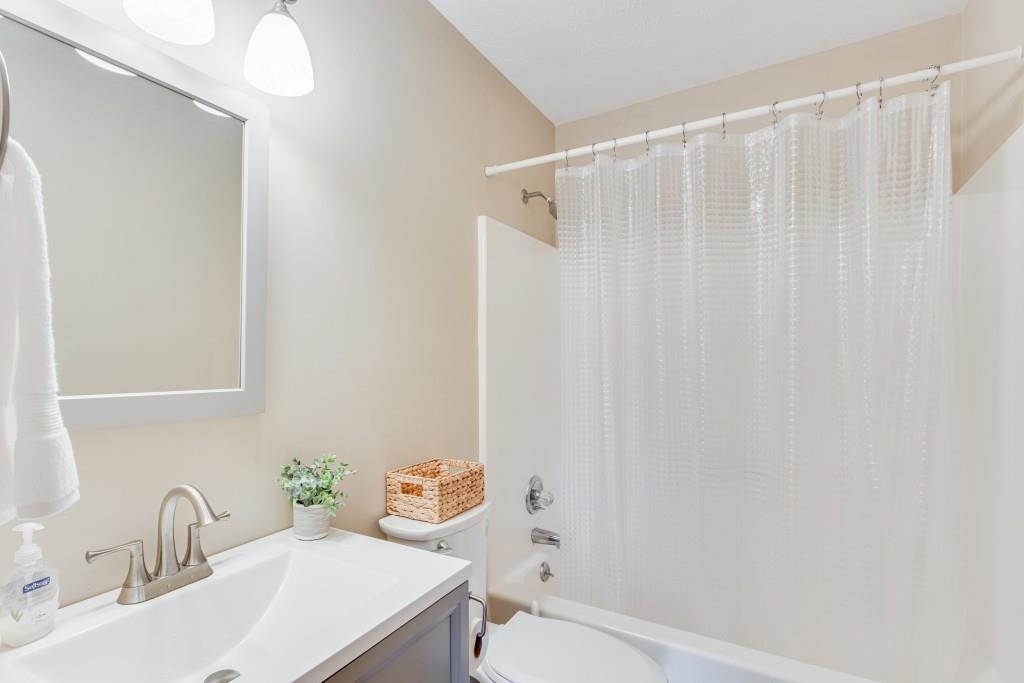 215 Walnut Cove
