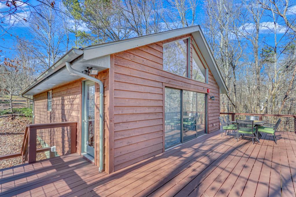 215 Walnut Cove