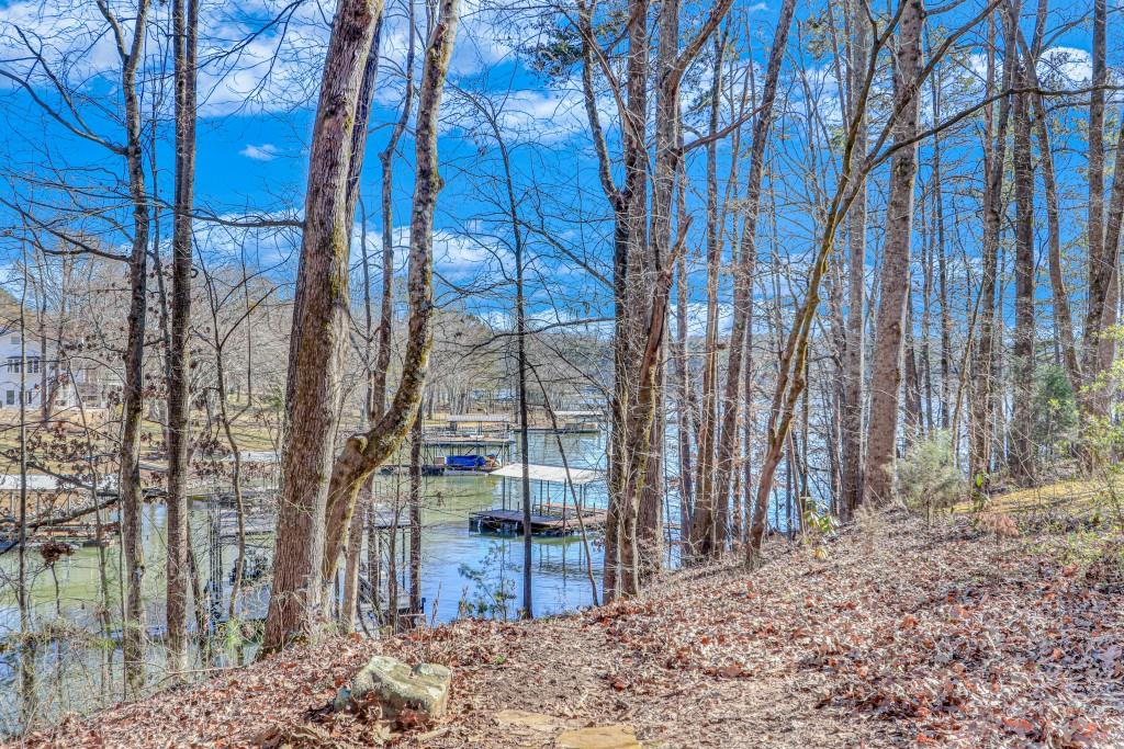 215 Walnut Cove