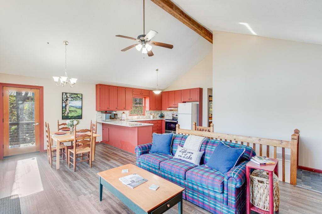 215 Walnut Cove