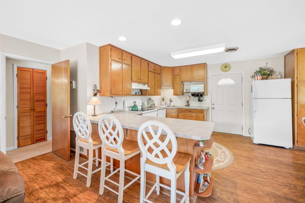 3375 Shoreland Drive