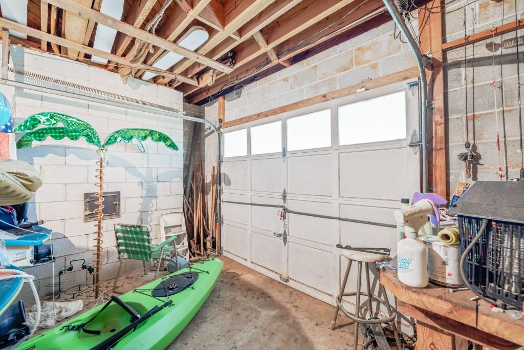 3375 Shoreland Drive